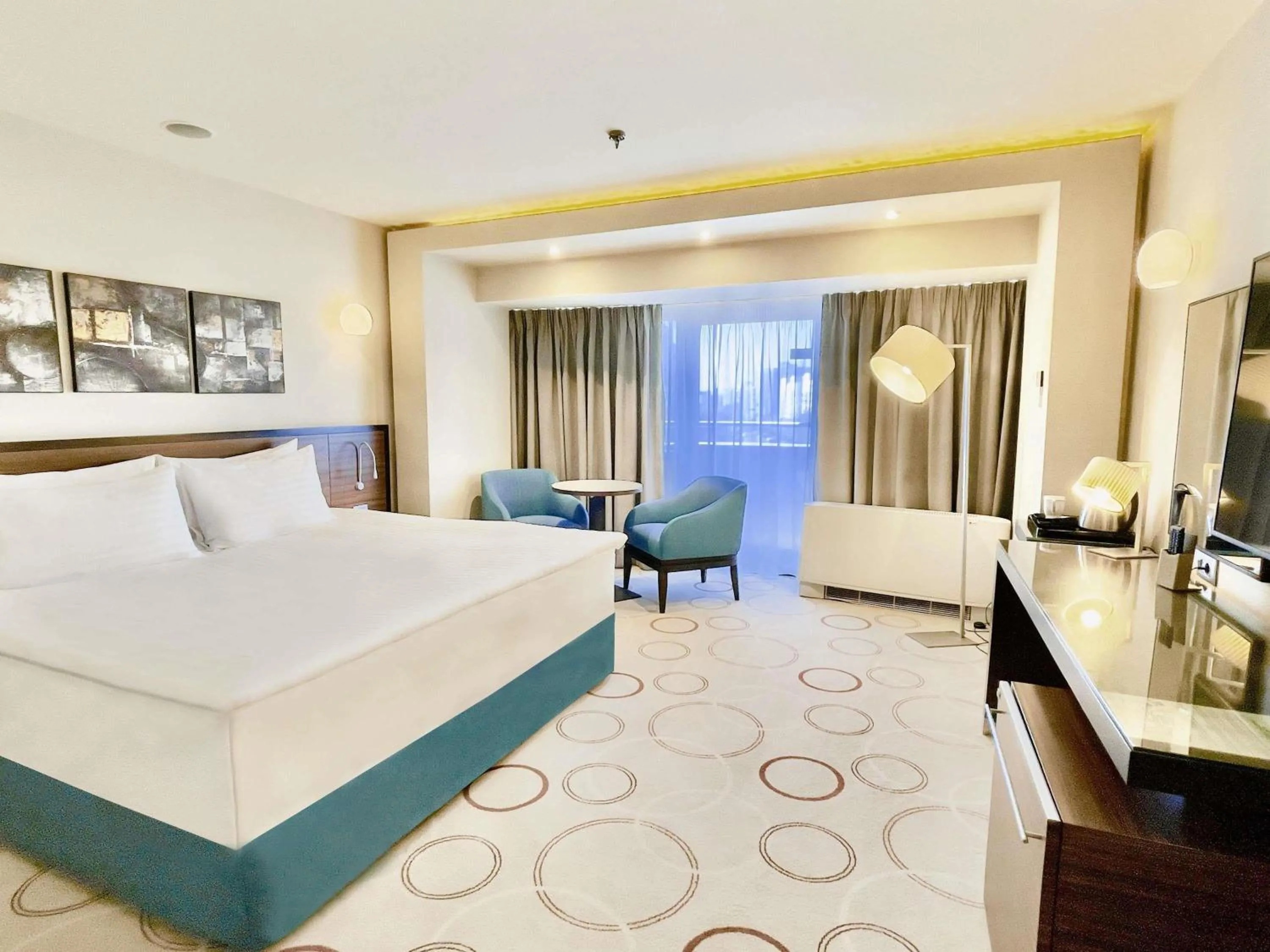 Bedroom, Bed in Bucharest Unirii Square - Handwritten Collection