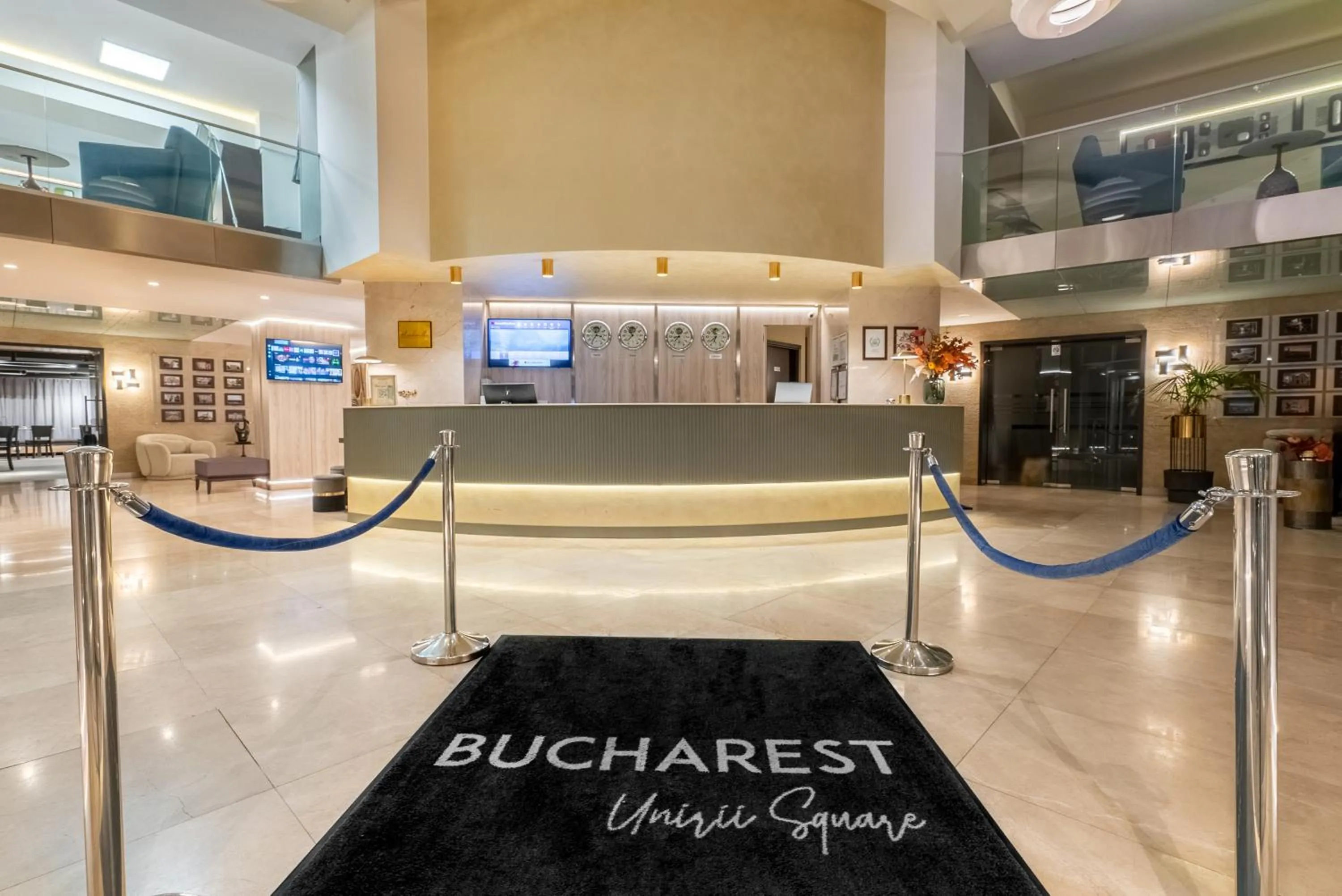 Lobby or reception in Bucharest Unirii Square - Handwritten Collection