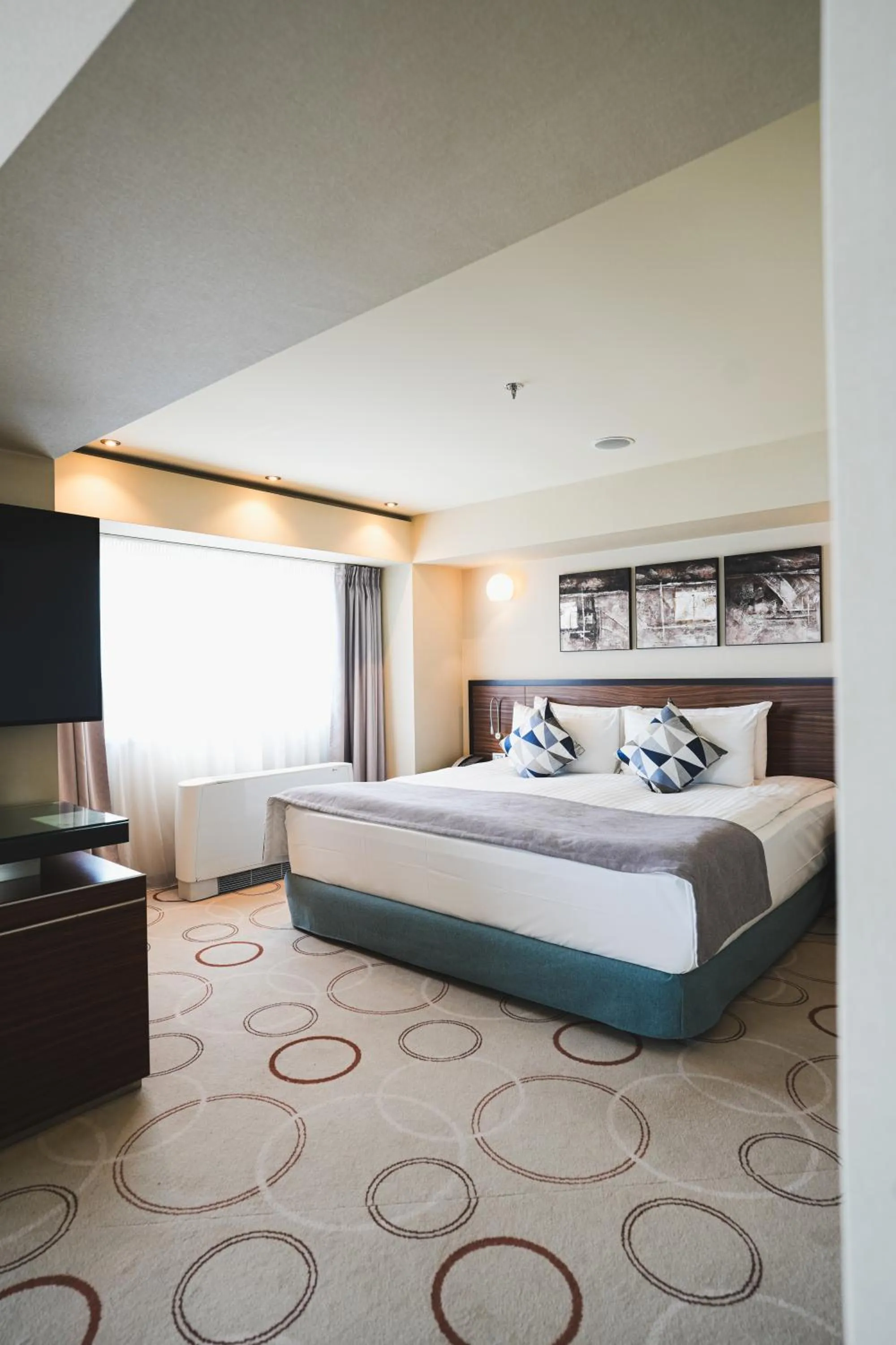 Bed in Bucharest Unirii Square - Handwritten Collection