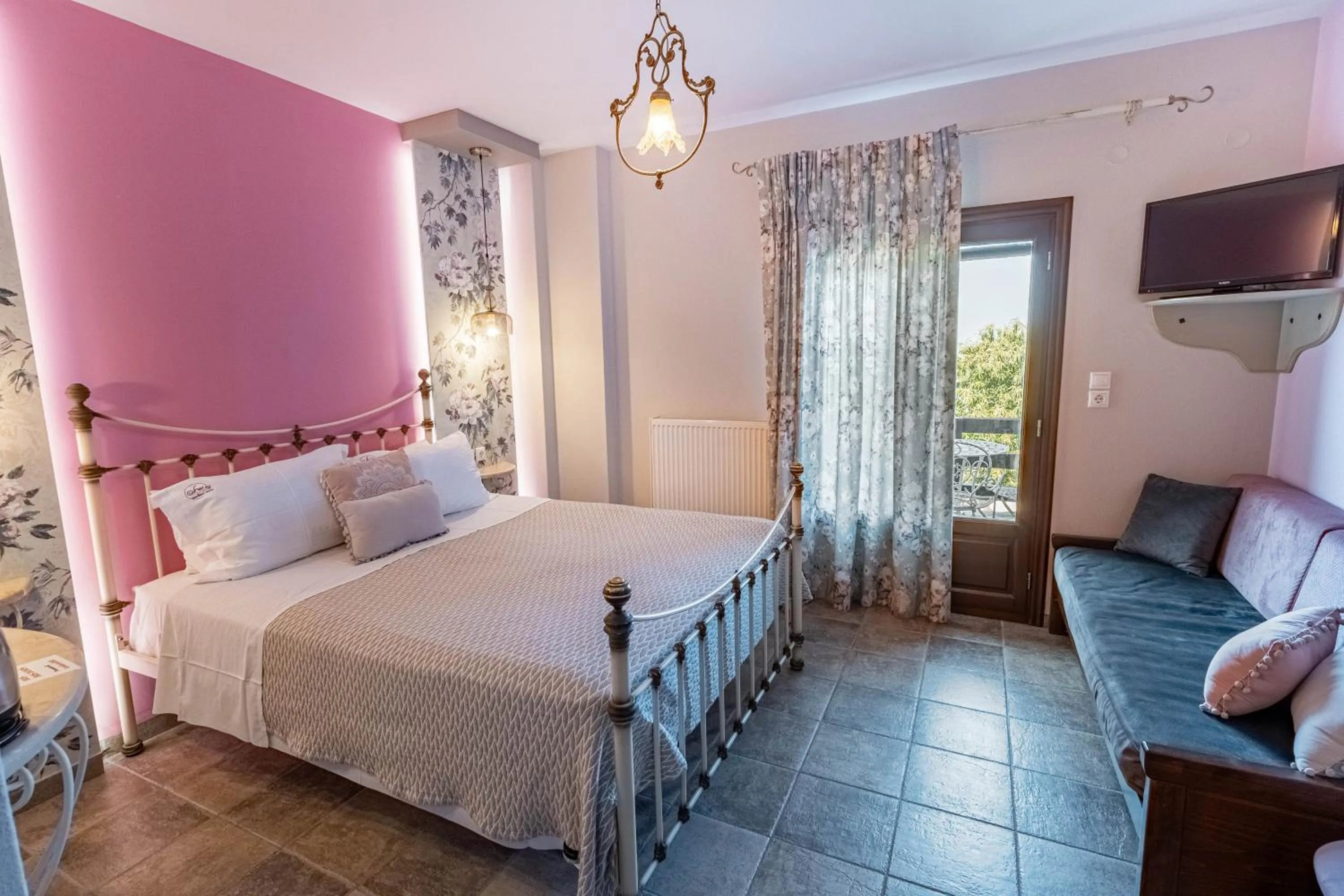 Photo of the whole room, Bed in Guesthouse Iris