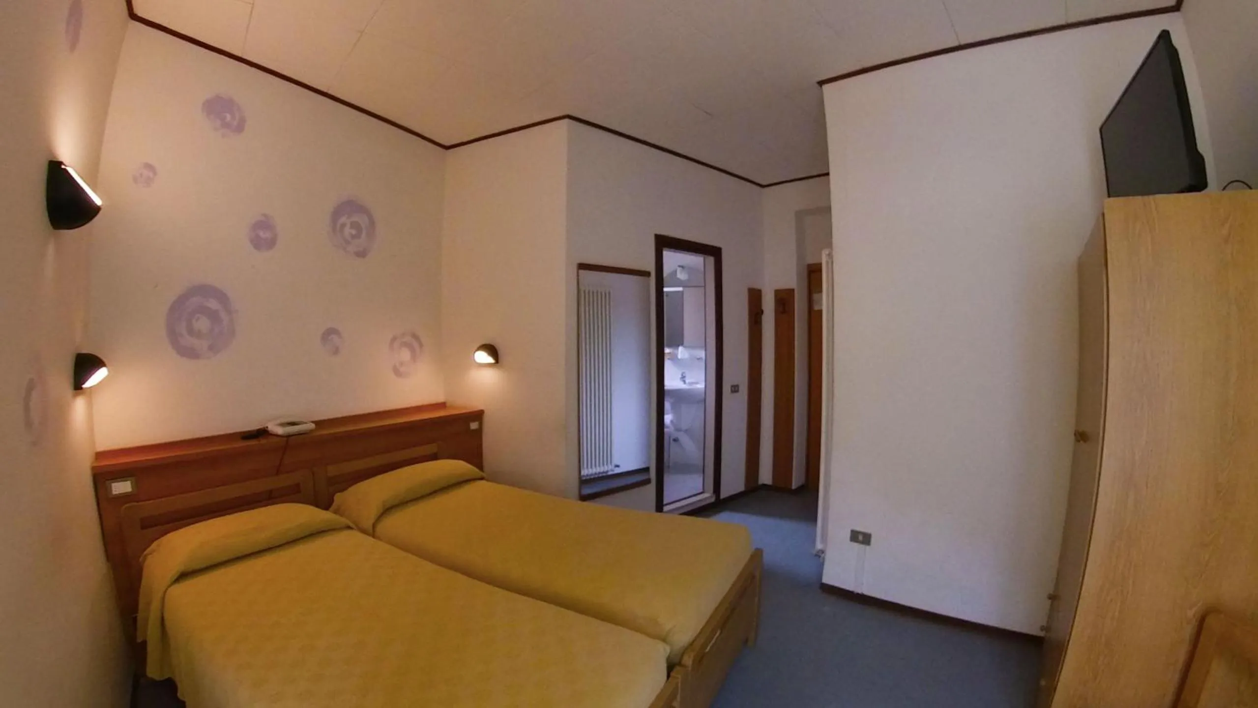 Bed in Hotel Varone Alberello