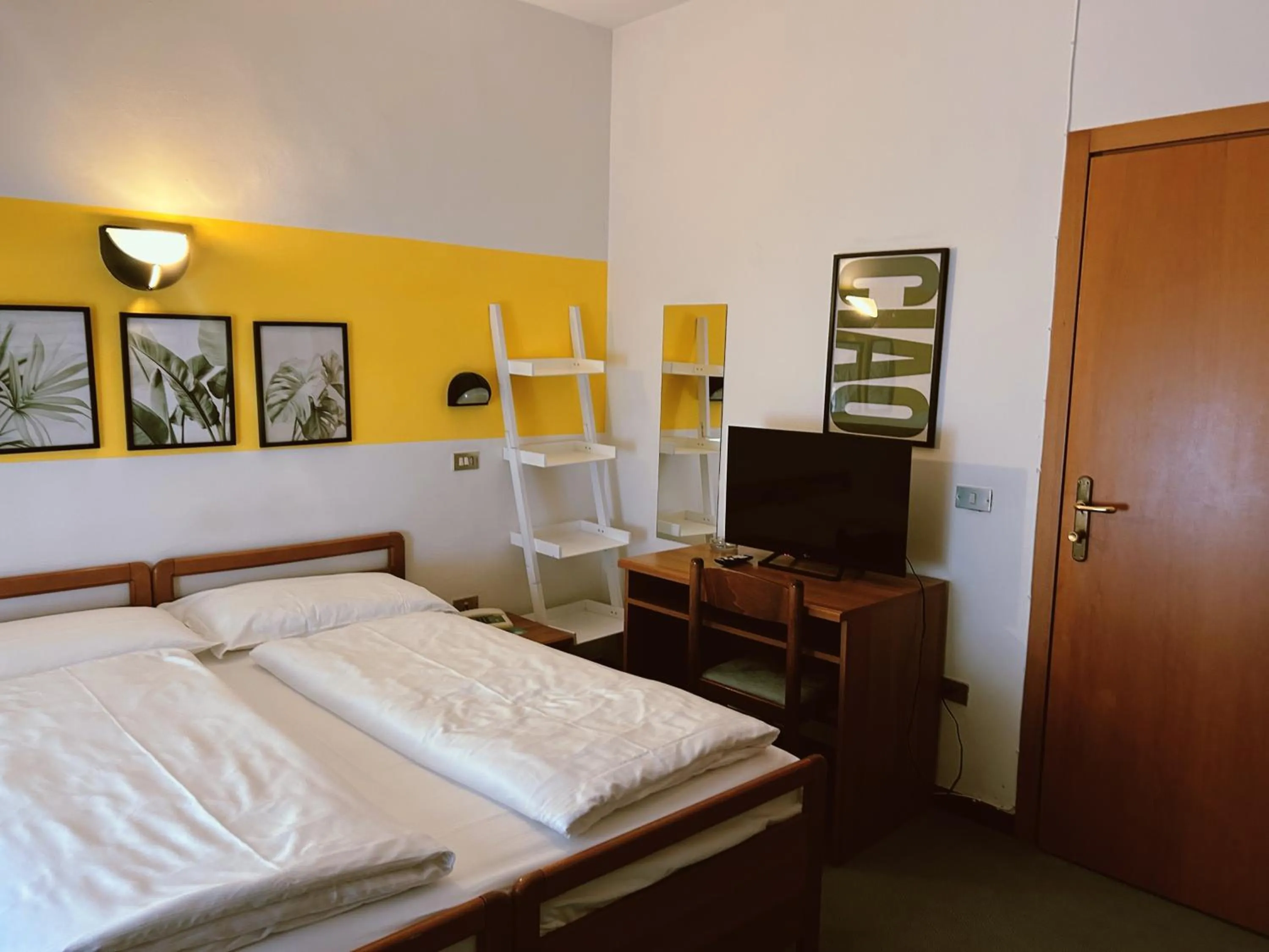 Bed in Hotel Alberello - Varone
