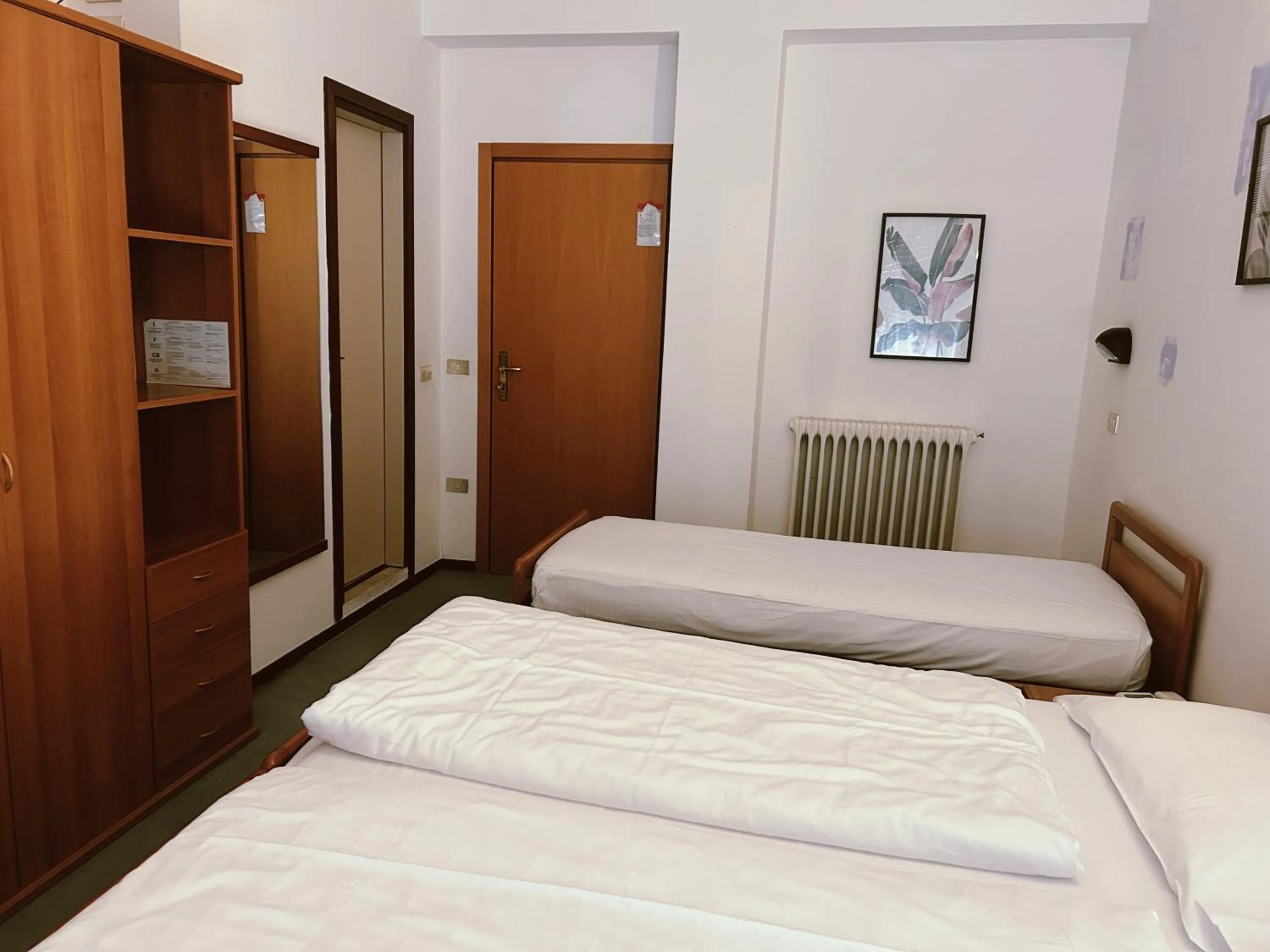 Bed in Hotel Alberello - Varone