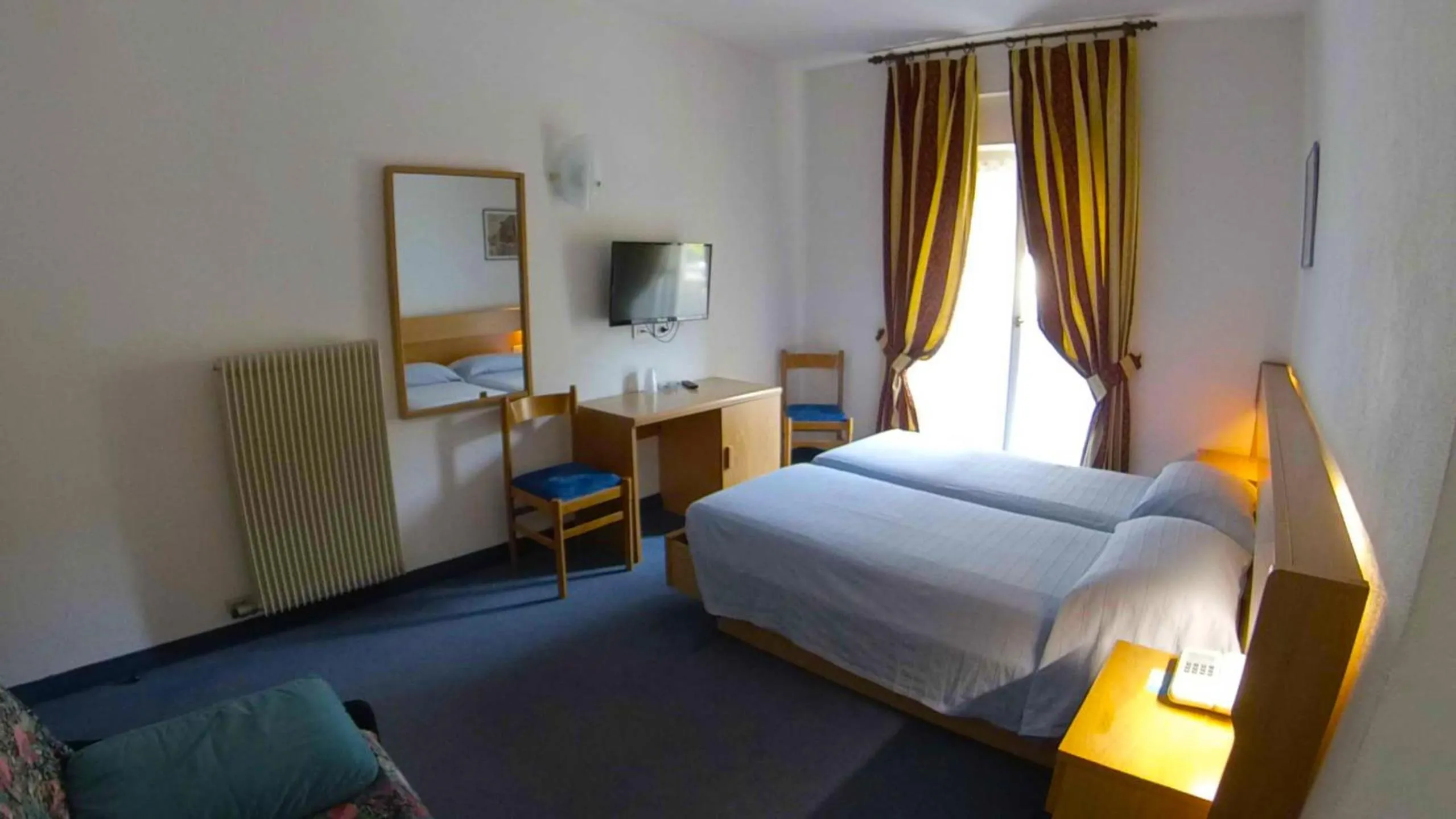 Bed in Hotel Varone Alberello