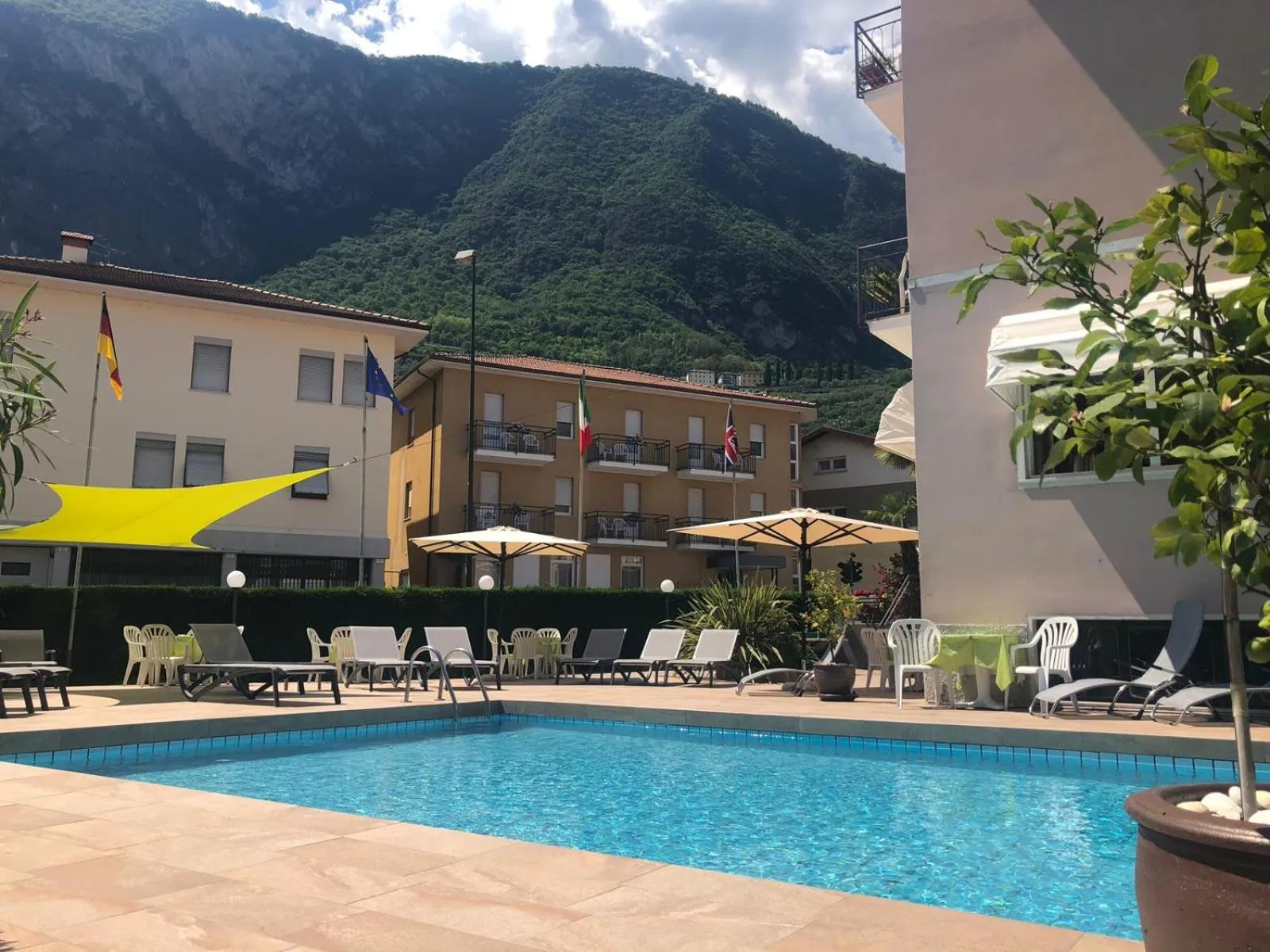 Swimming pool in Hotel Varone Alberello