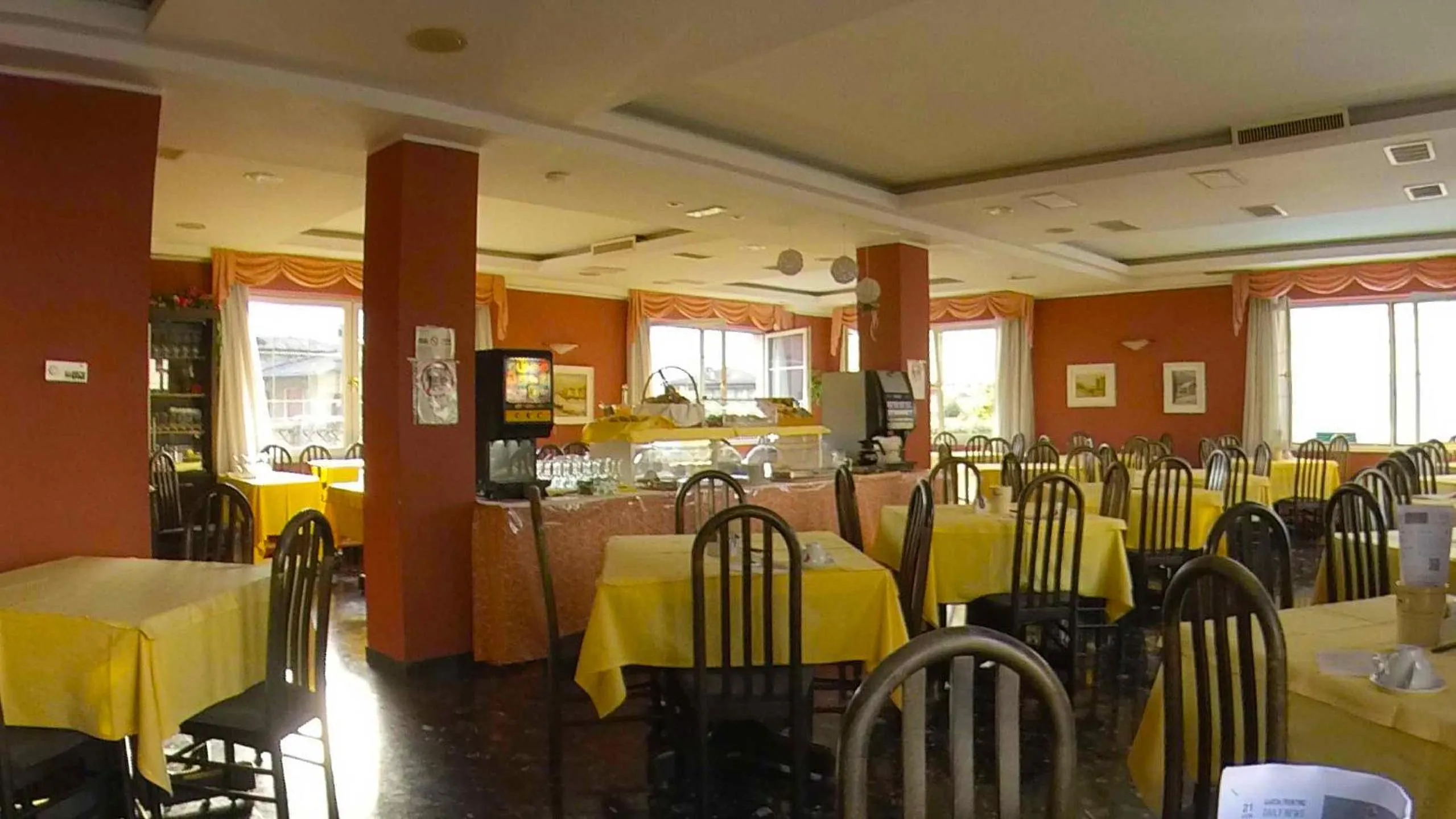 Restaurant/places to eat in Hotel Varone Alberello