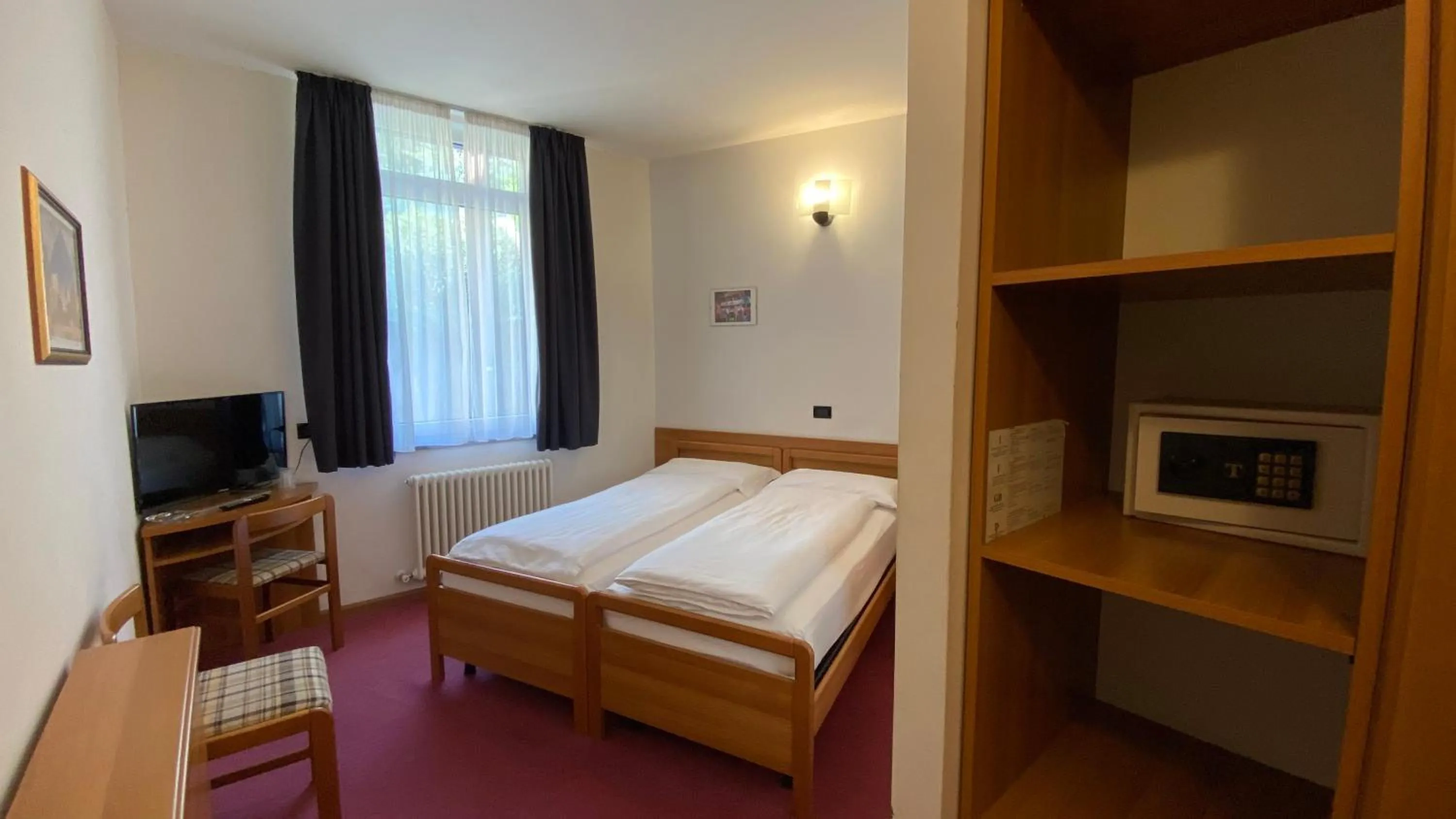 Bedroom, Bed in Hotel Varone Alberello