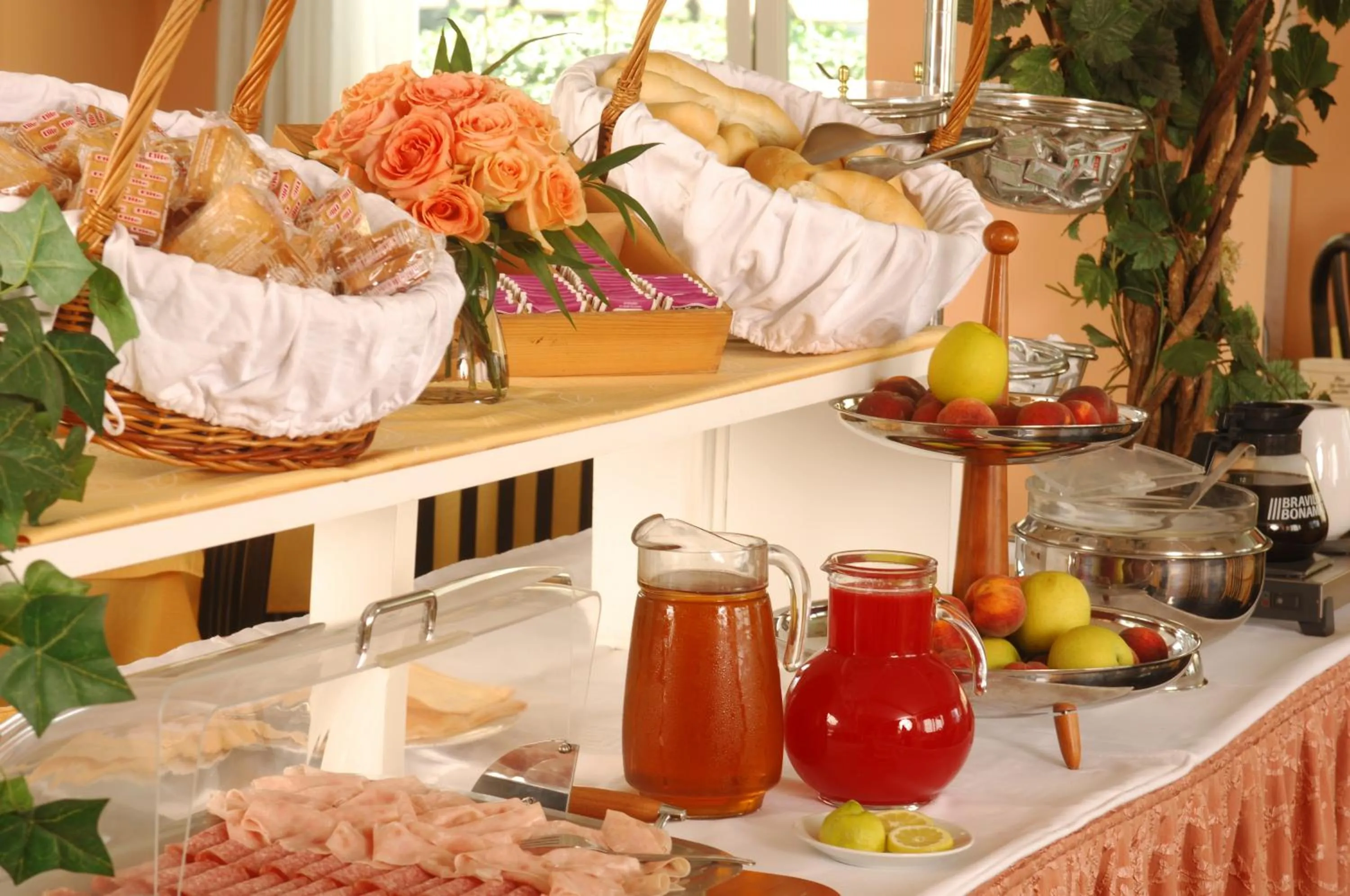 Food and drinks in Hotel Varone Alberello