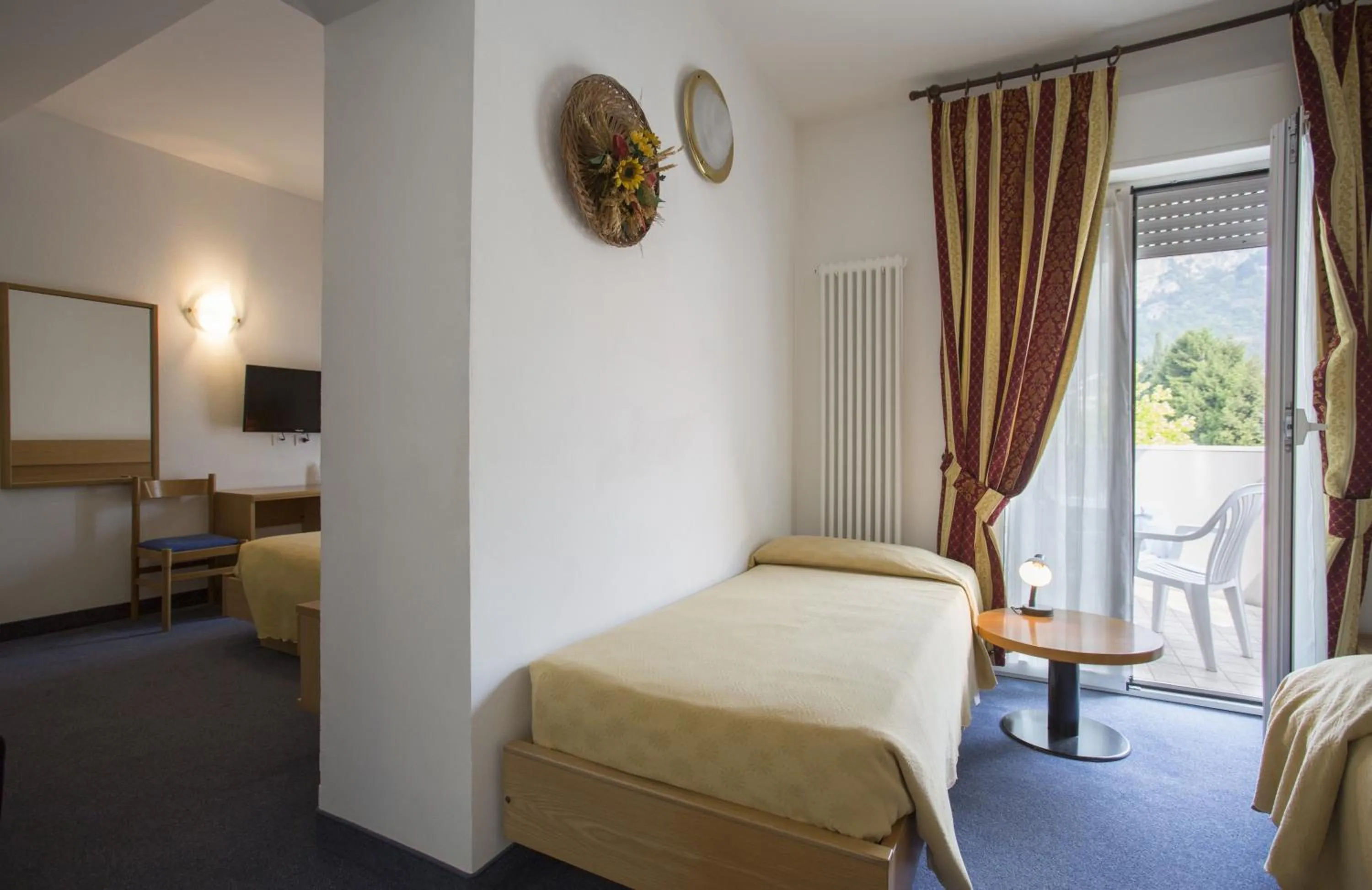 Photo of the whole room, Bed in Hotel Varone Alberello