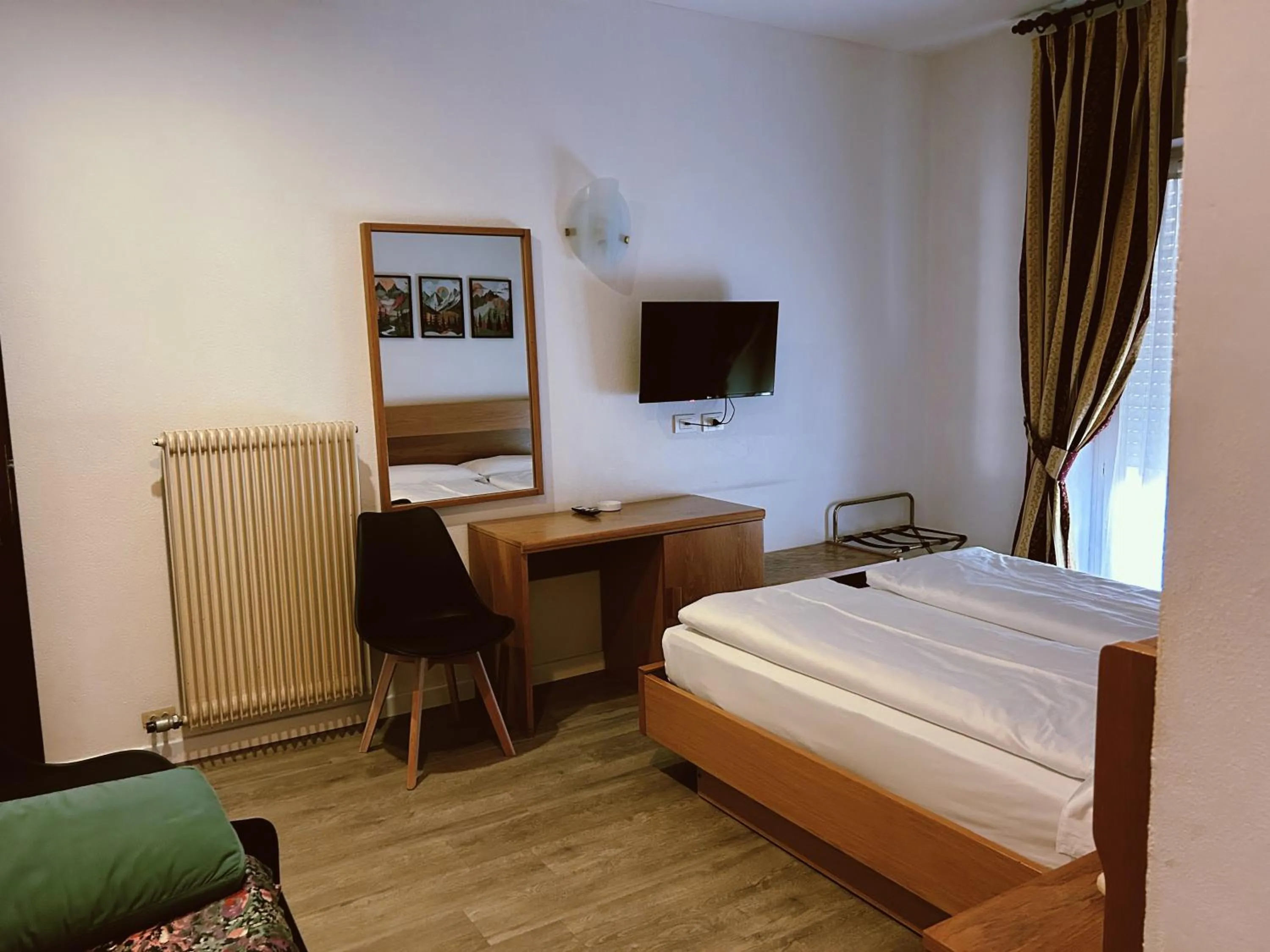 Bed in Hotel Alberello - Varone