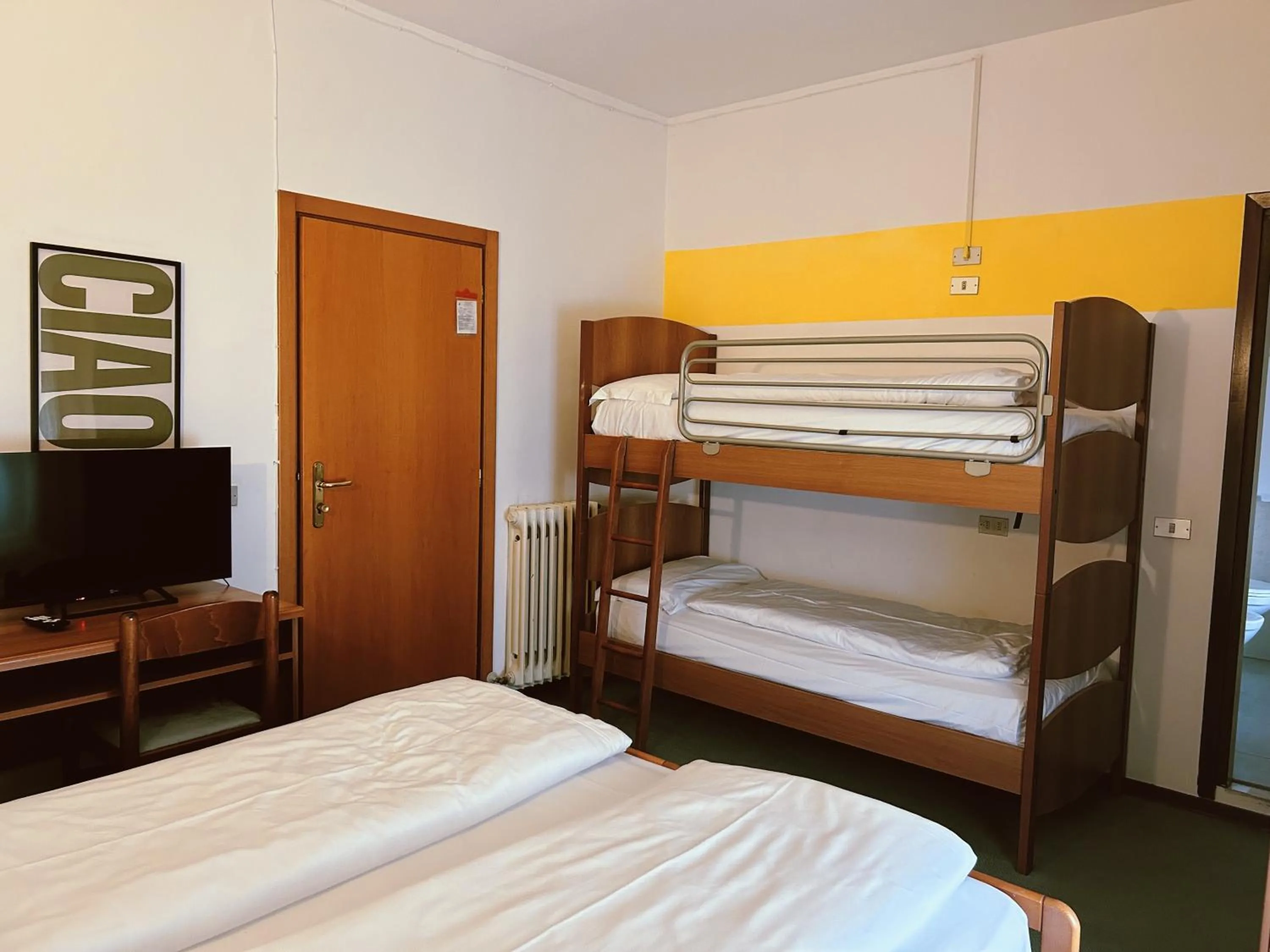 Bed in Hotel Alberello - Varone