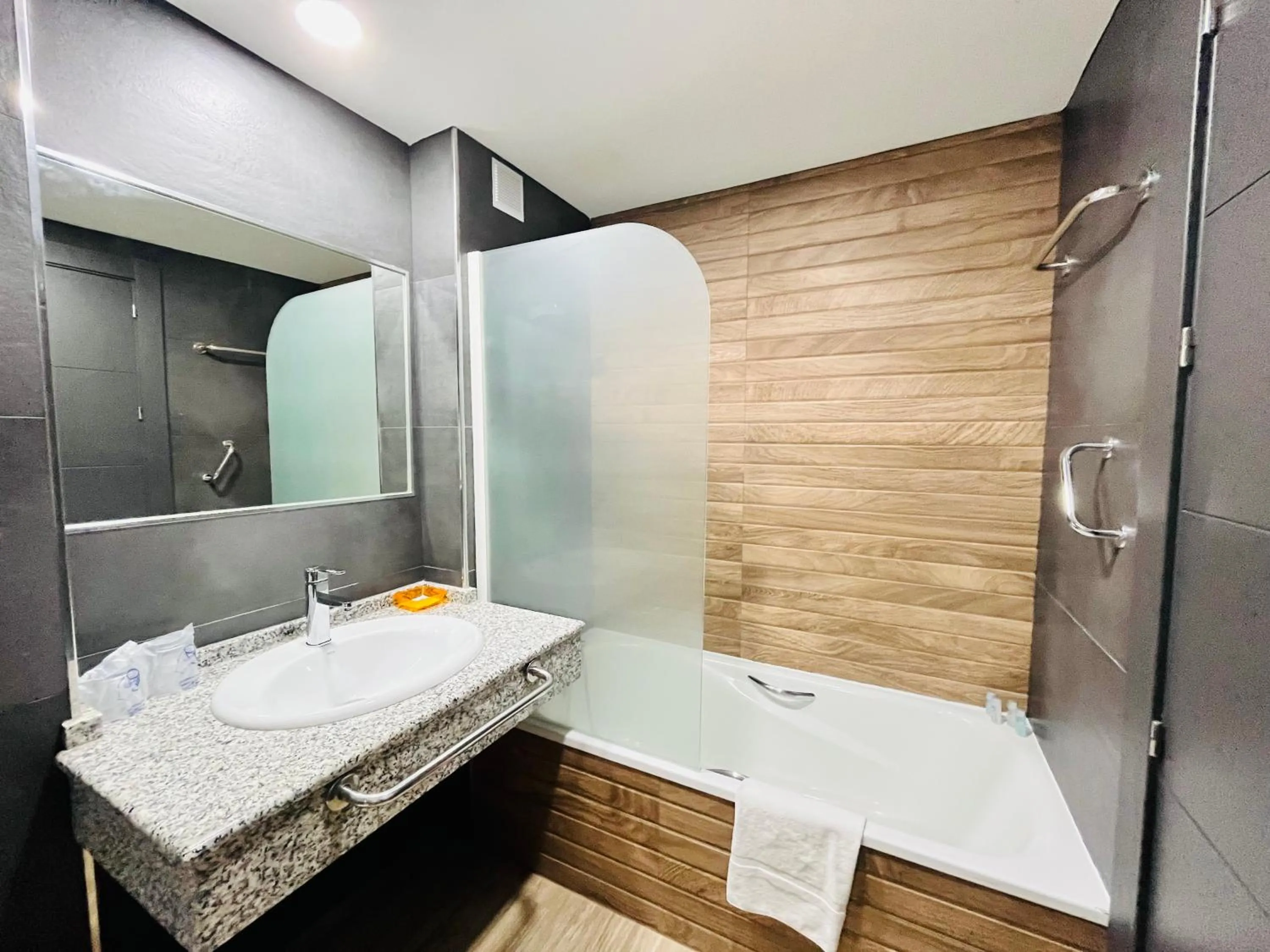 Bathroom in Princesa Solar 4* - Adults Recommended