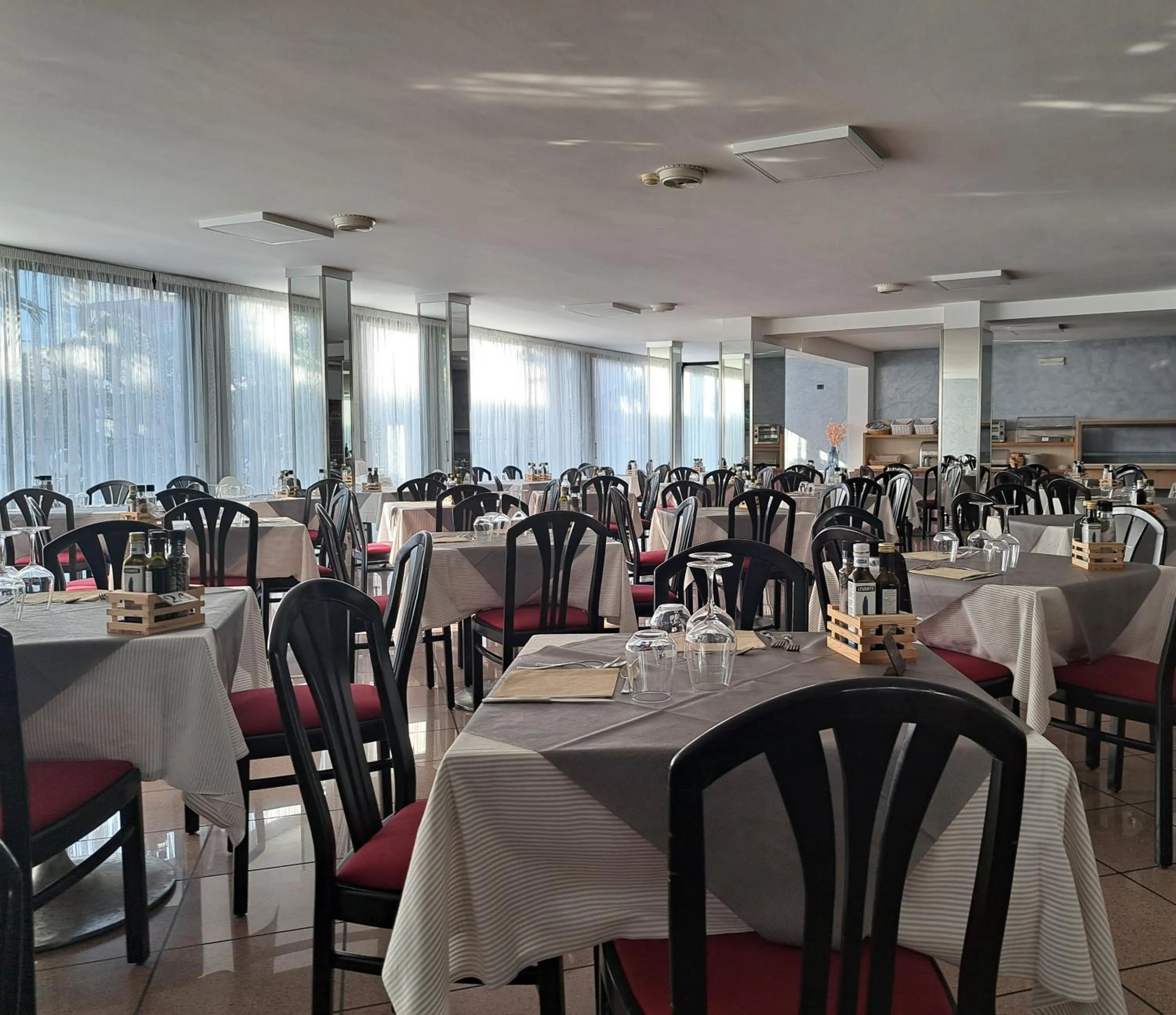 Restaurant/places to eat in SunLake Hotel