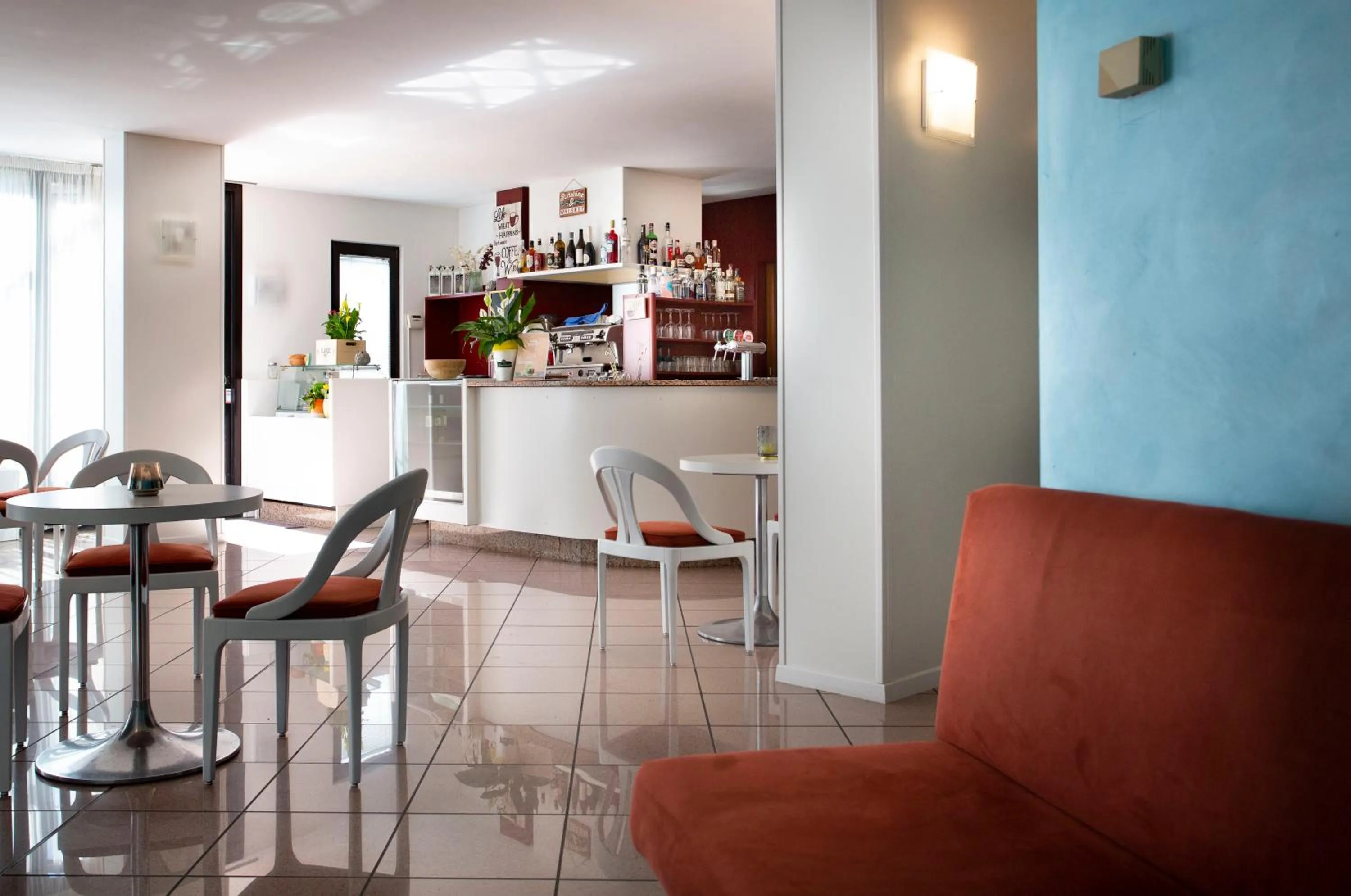 Lounge or bar in SunLake Hotel