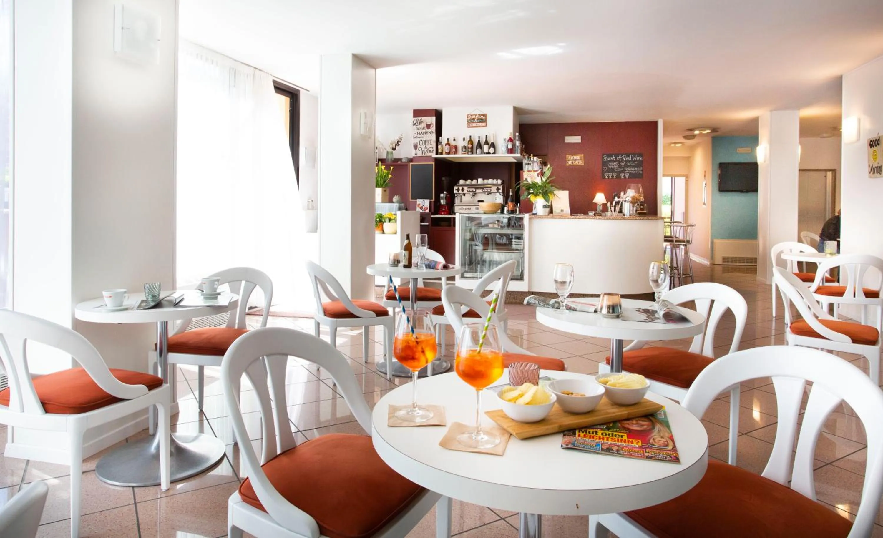 Restaurant/places to eat in SunLake Hotel