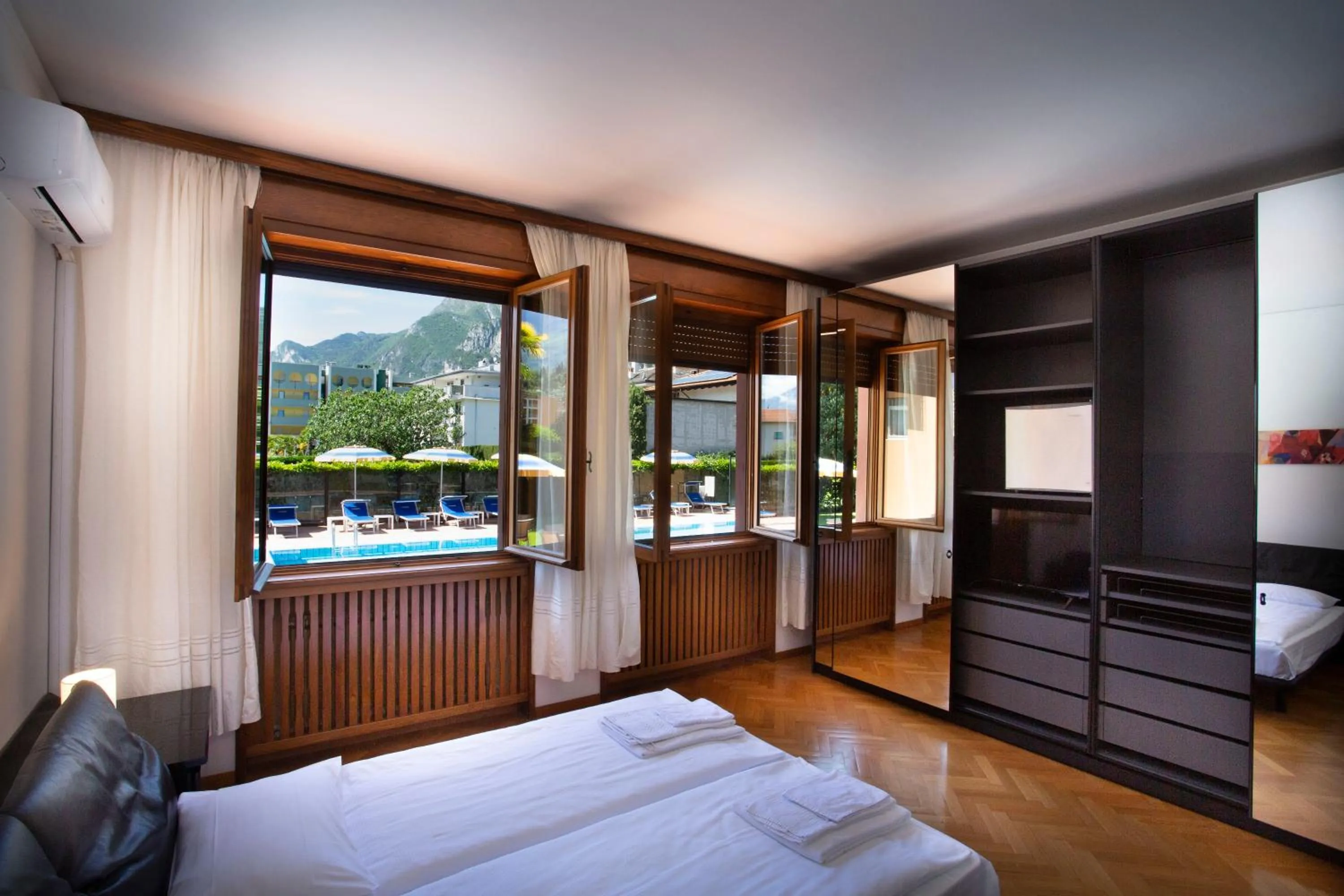 Bed in SunLake Hotel