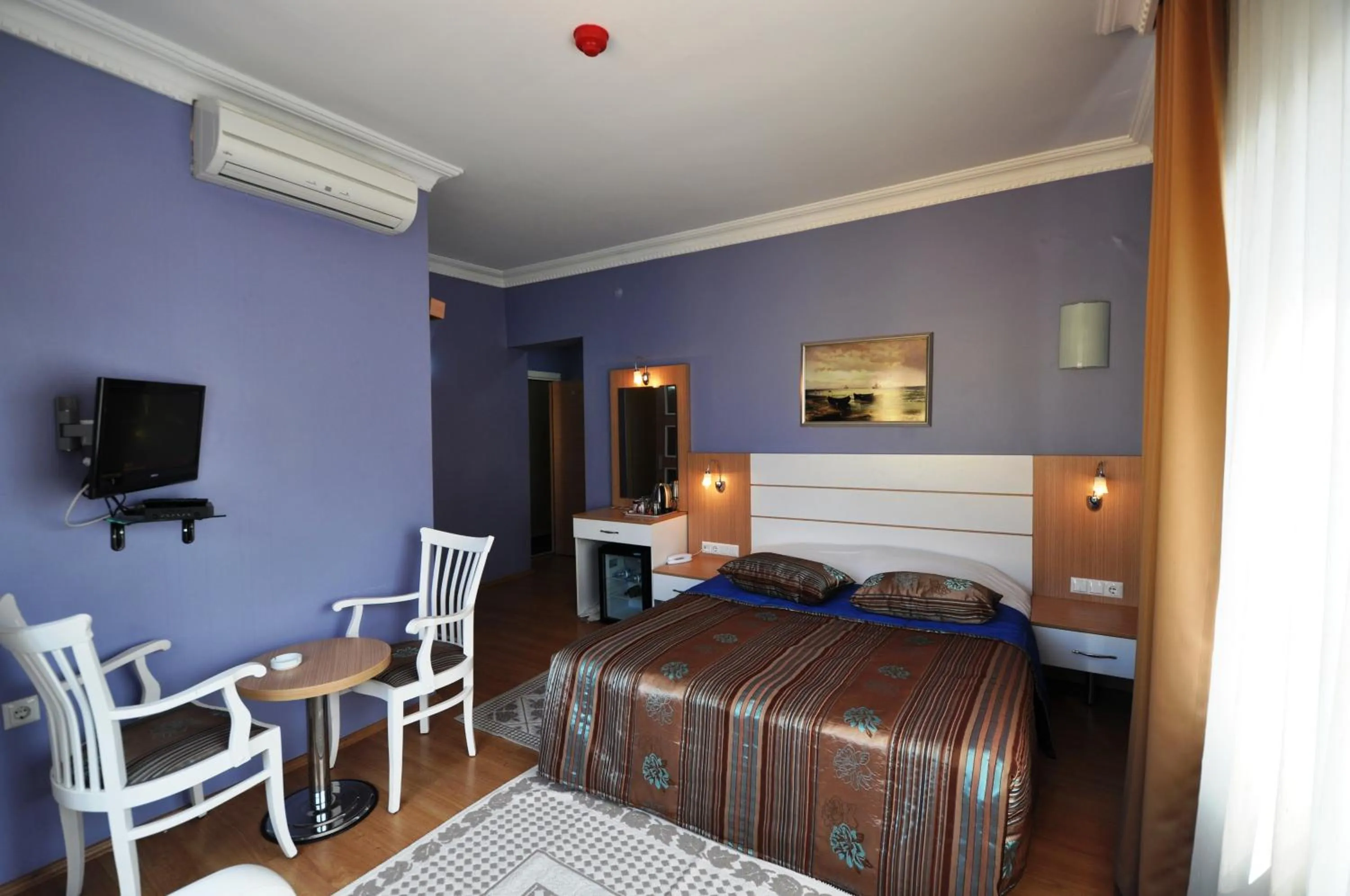 Photo of the whole room, Bed in Khalkedon Hotel Istanbul