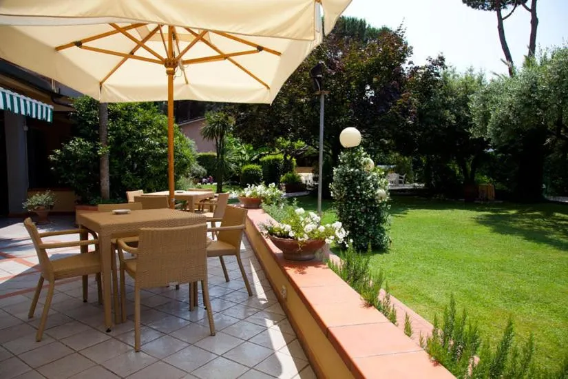 Patio in Hotel Gemma Del Mare