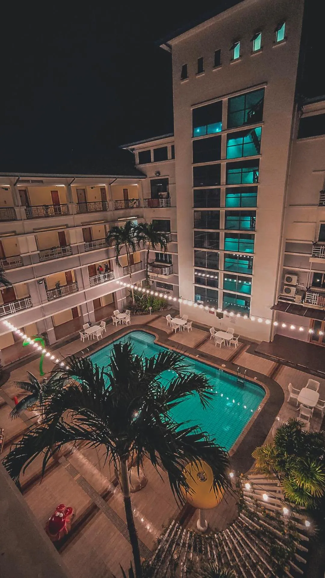 Swimming pool in StarLodge