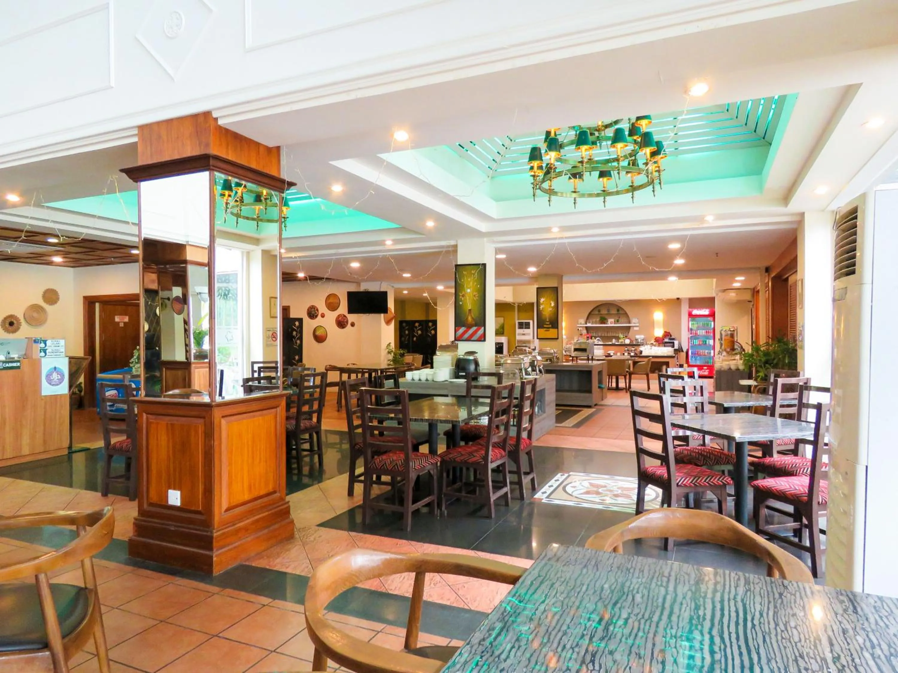 Restaurant/places to eat in StarLodge