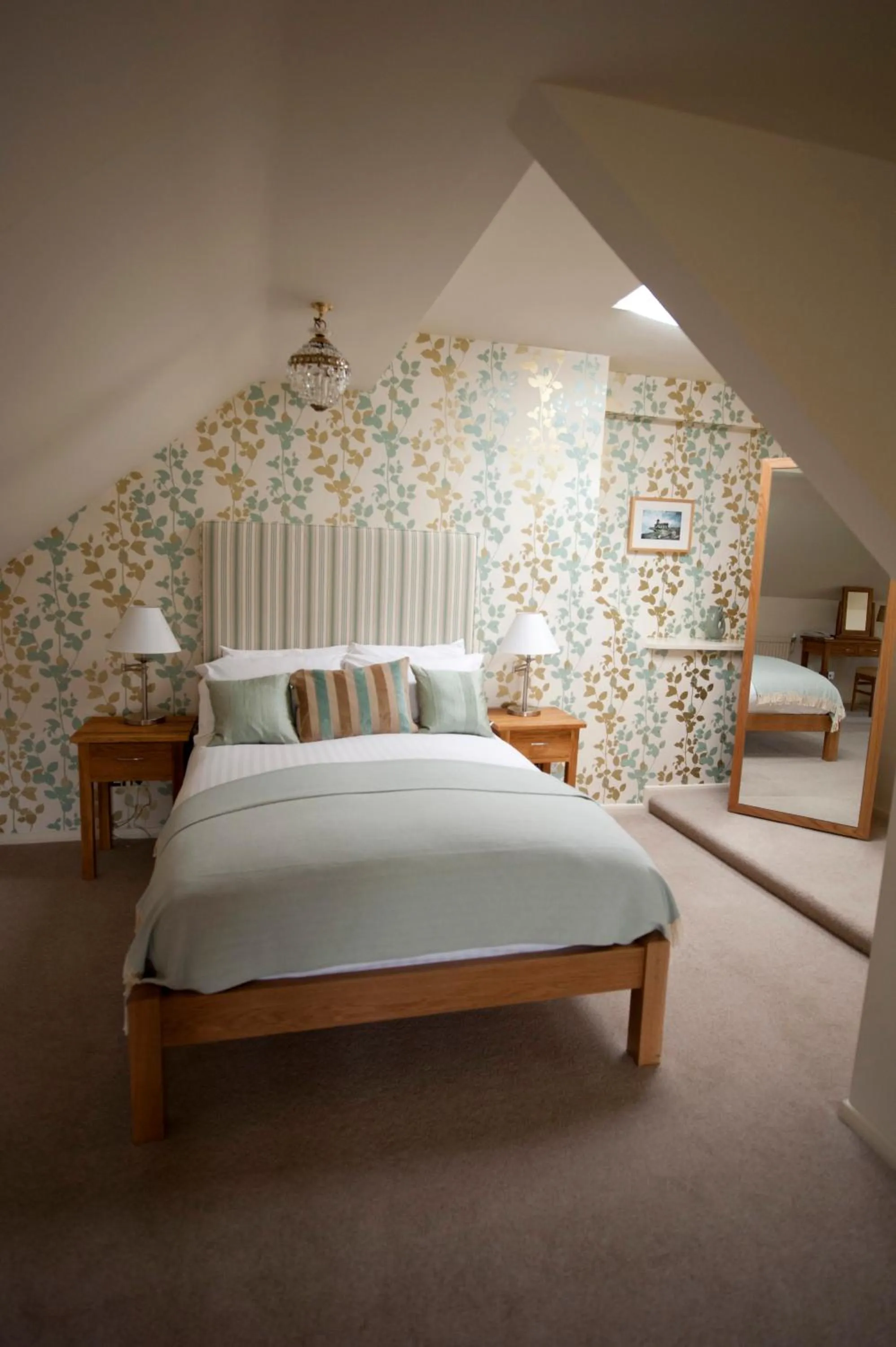 Photo of the whole room, Bed in The Marquess of Exeter