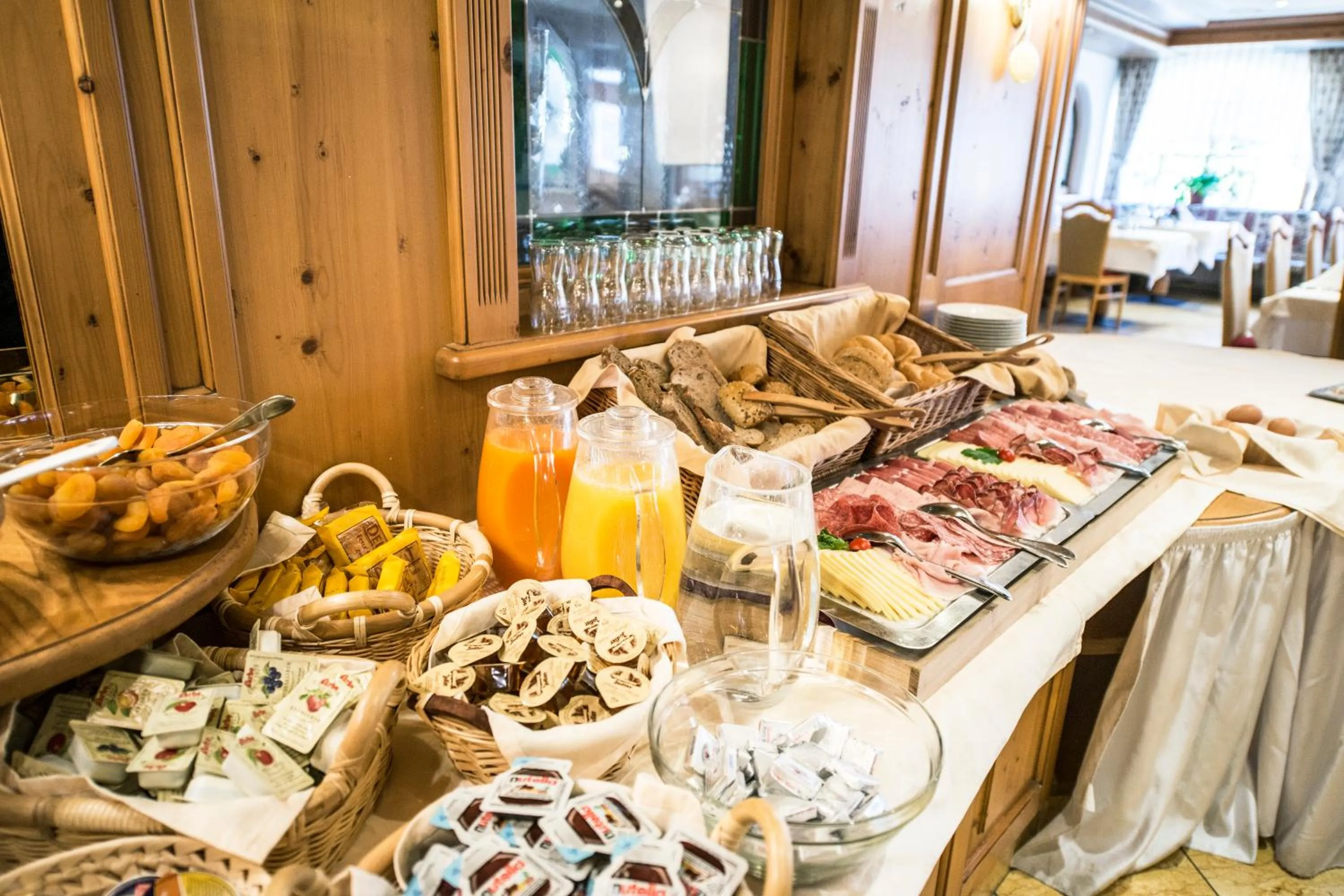 Buffet breakfast in Turmhotel Gschwendt