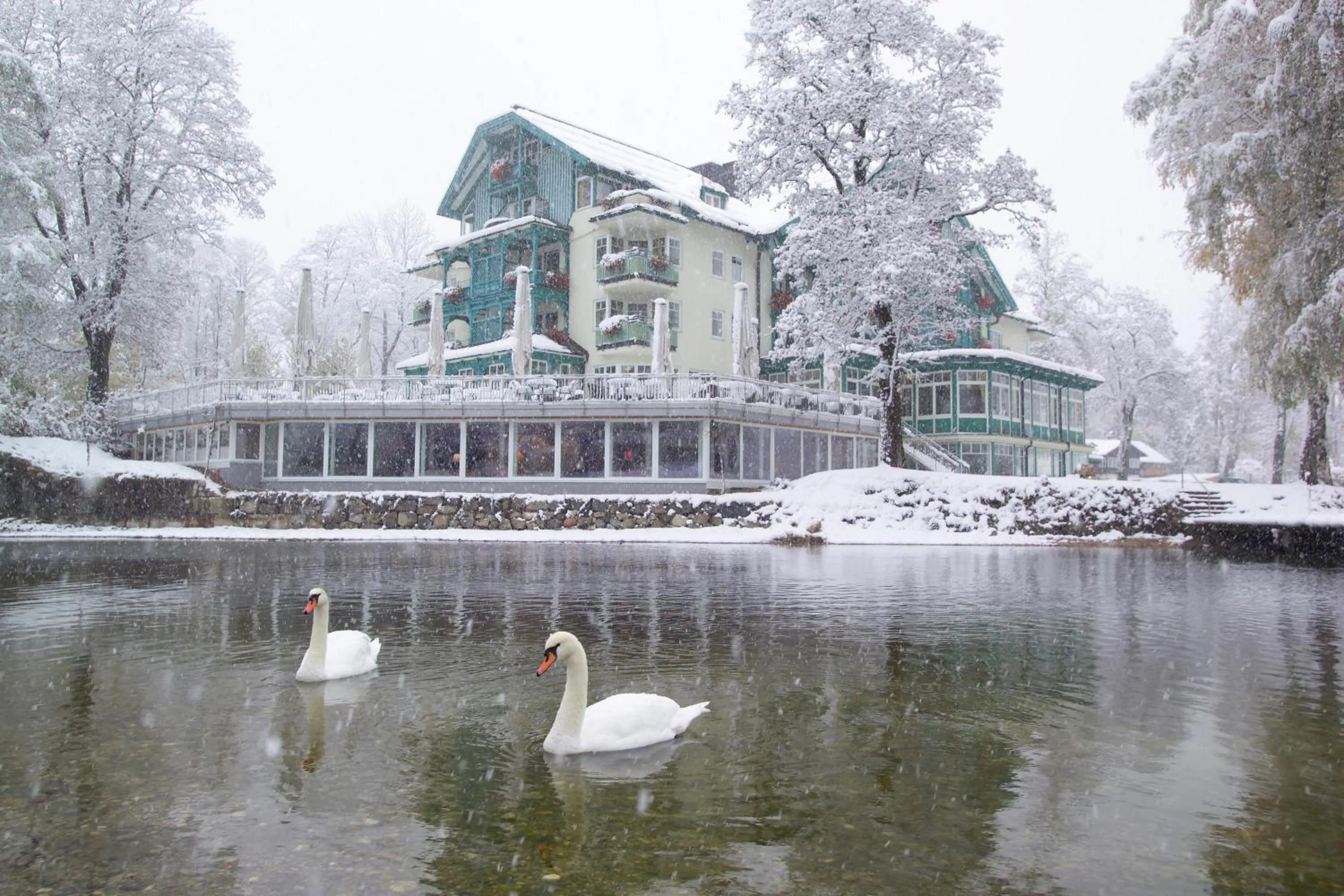 Facade/entrance in Seevilla Altaussee