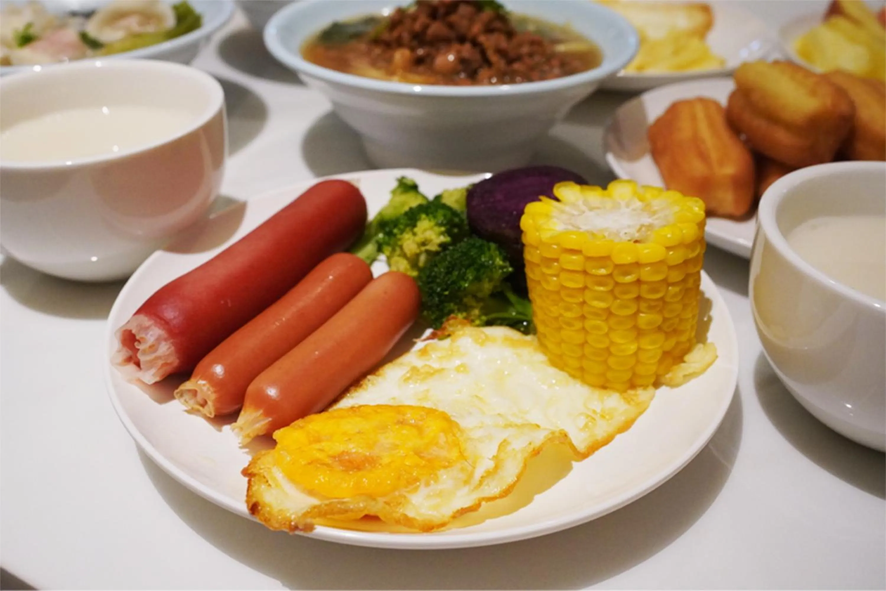 Restaurant/places to eat in Spb Paradise Hotel