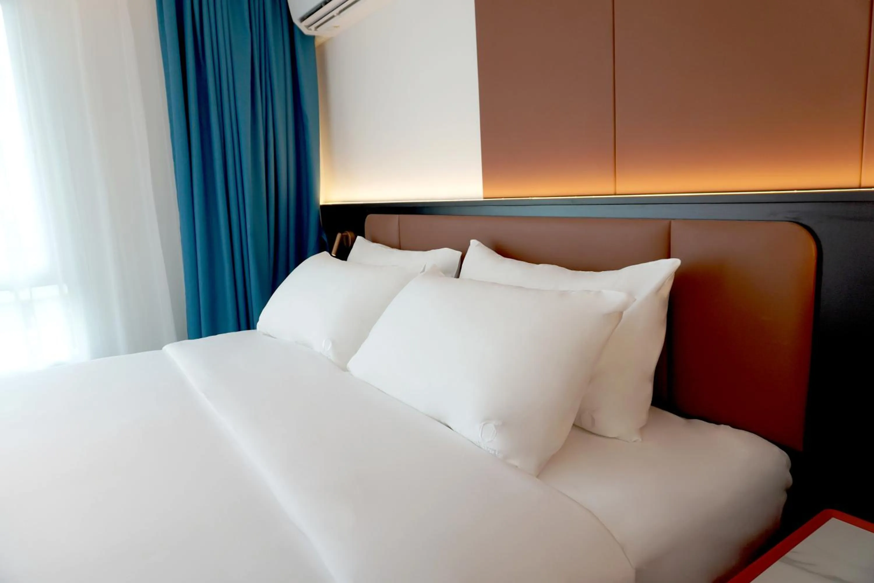 Bed in Spb Paradise Hotel