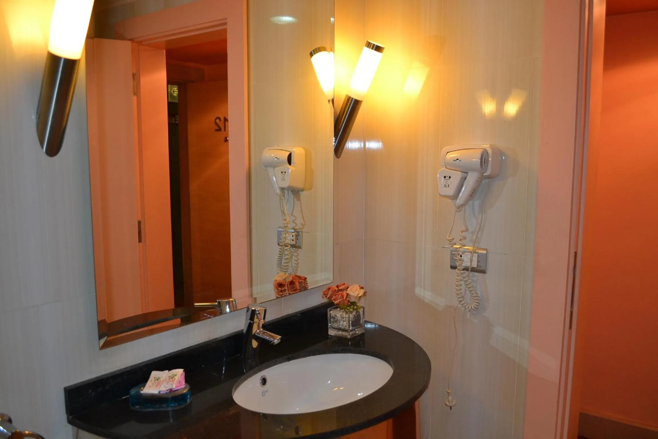 Bathroom in Santana Hotel Cairo