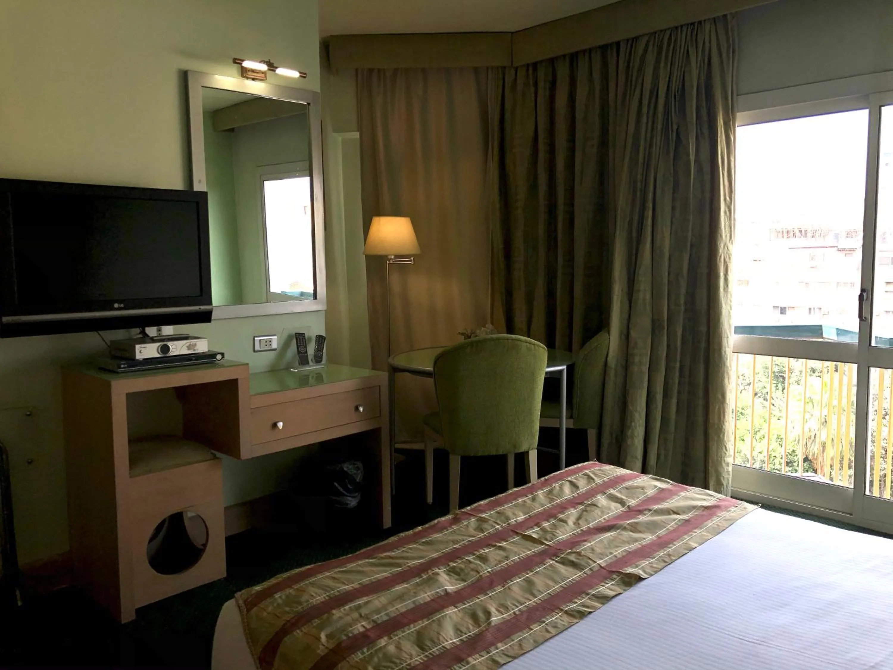 Bed in Santana Hotel Cairo