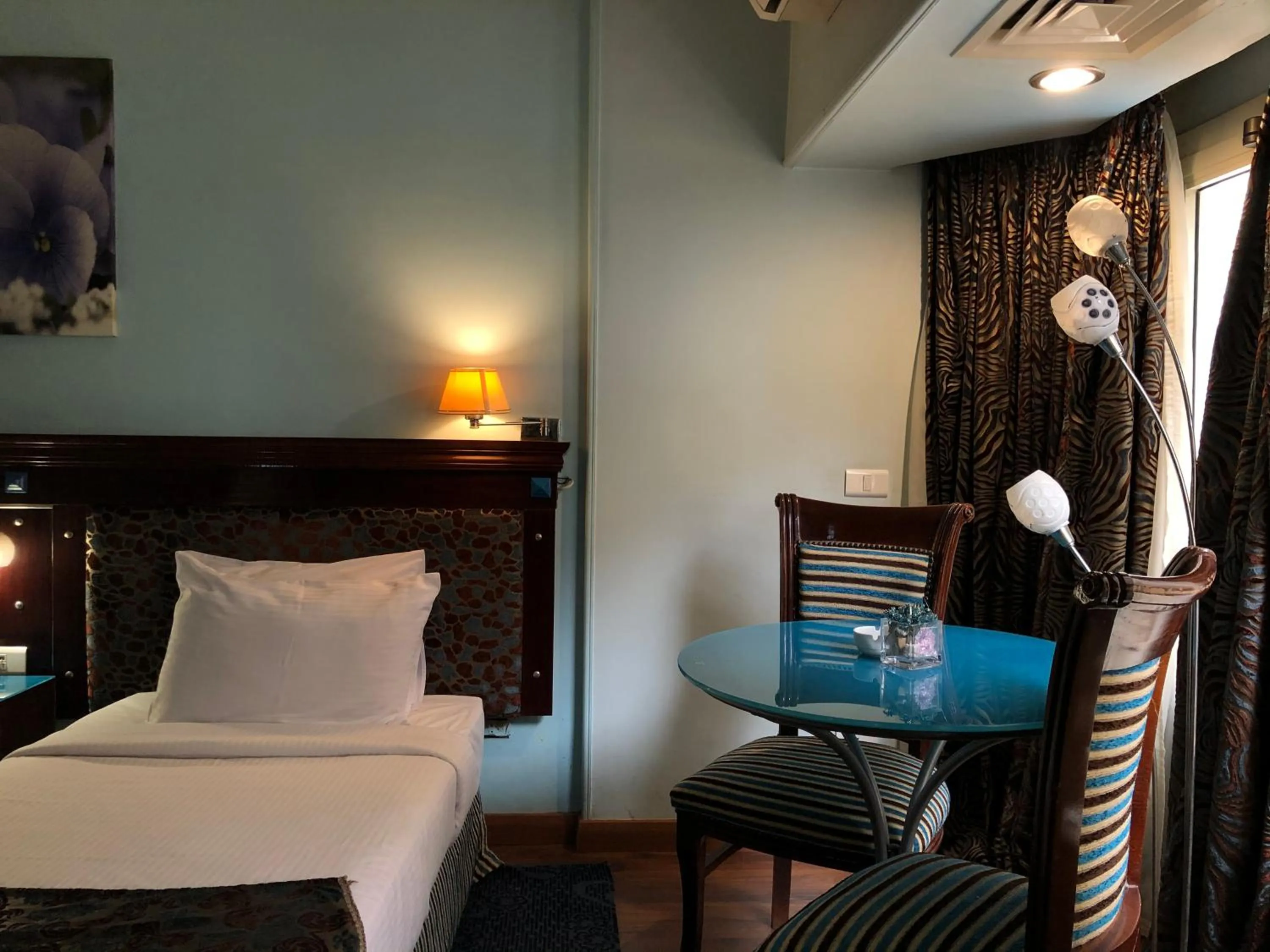 Bed in Santana Hotel Cairo