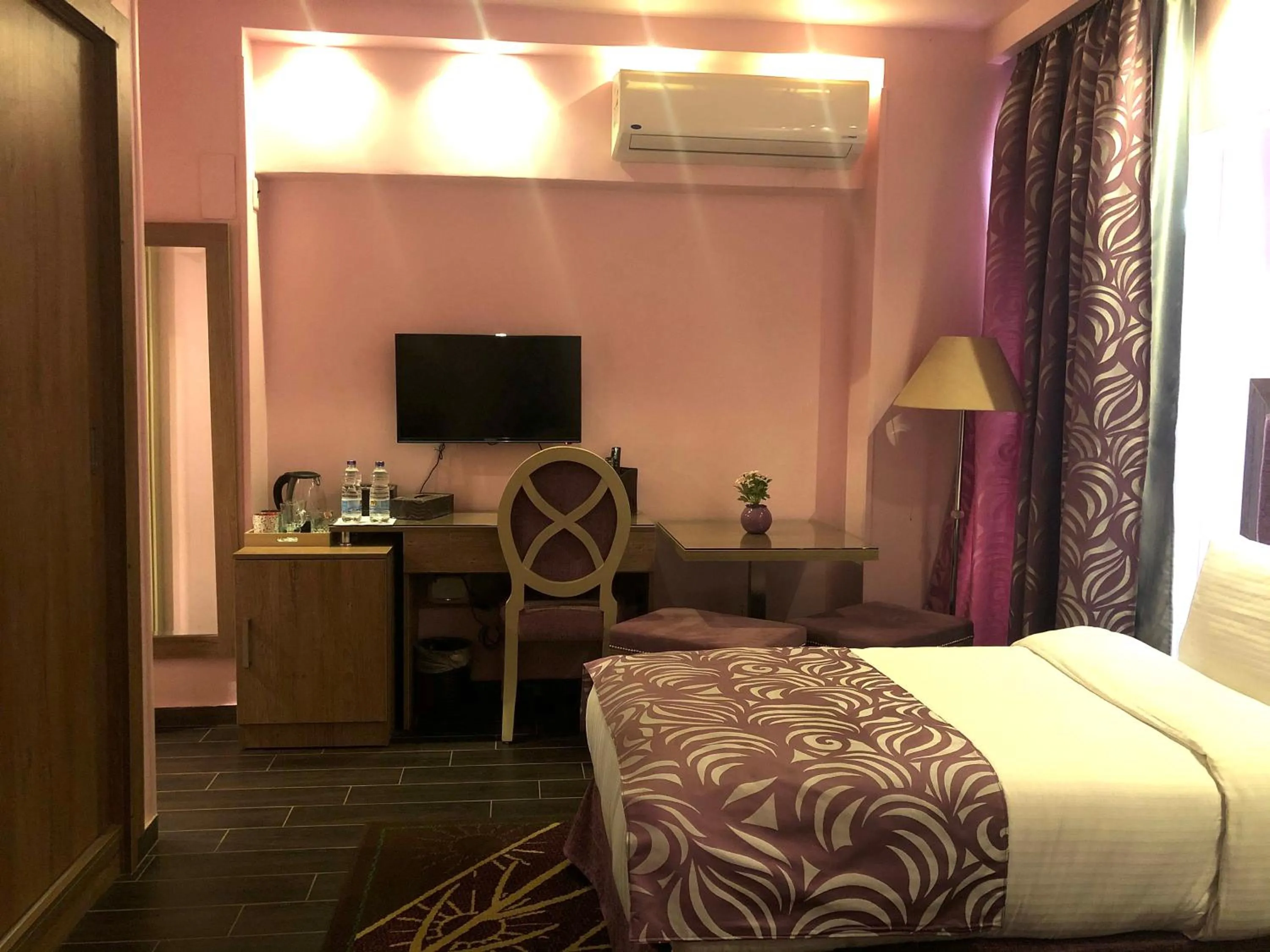 Bed in Santana Hotel Cairo