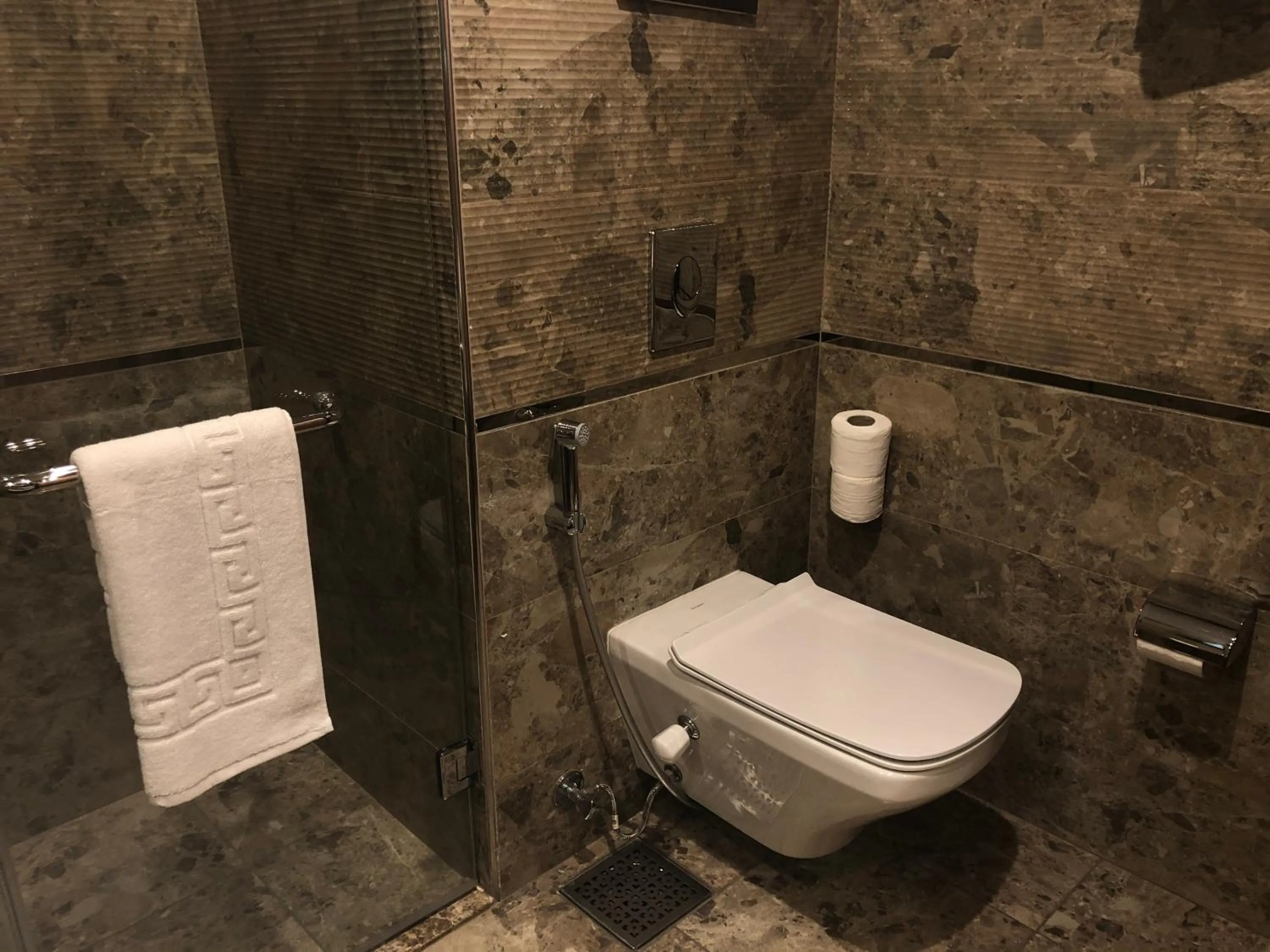 Shower in Santana Hotel Cairo