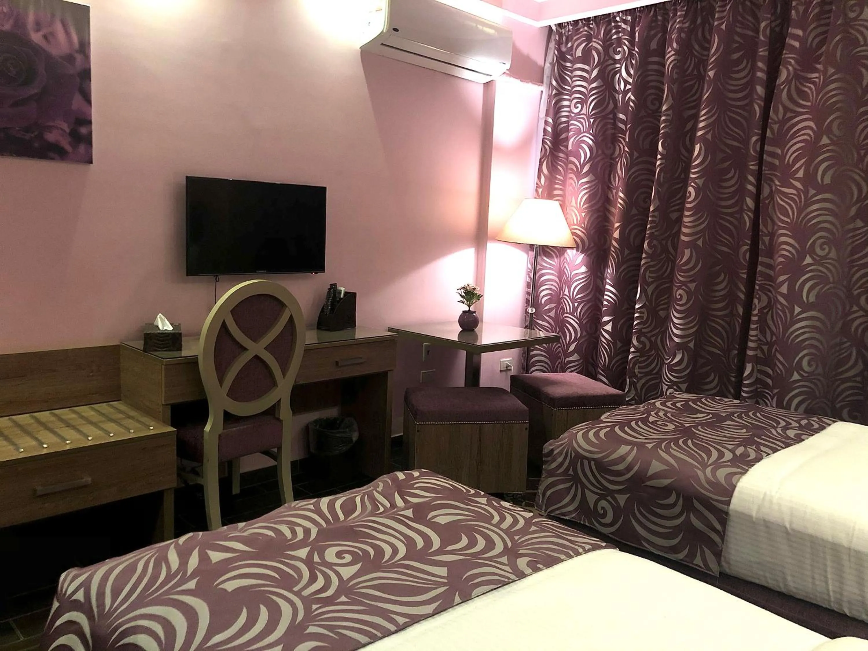 Bed in Santana Hotel Cairo