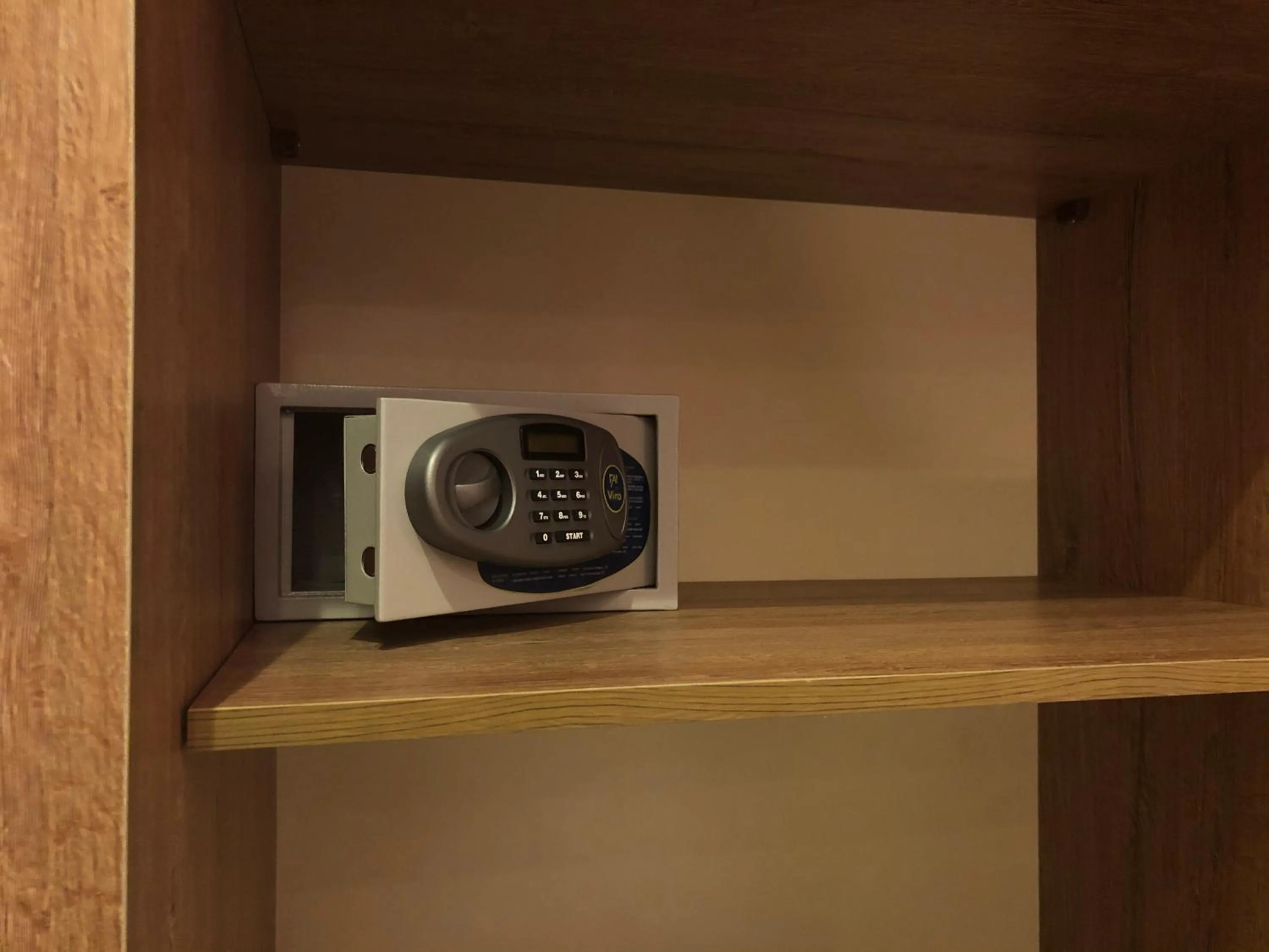 safe in Santana Hotel Cairo