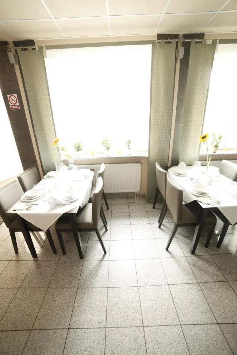 Restaurant/places to eat in Standard Delegacyjny Bed & Breakfast