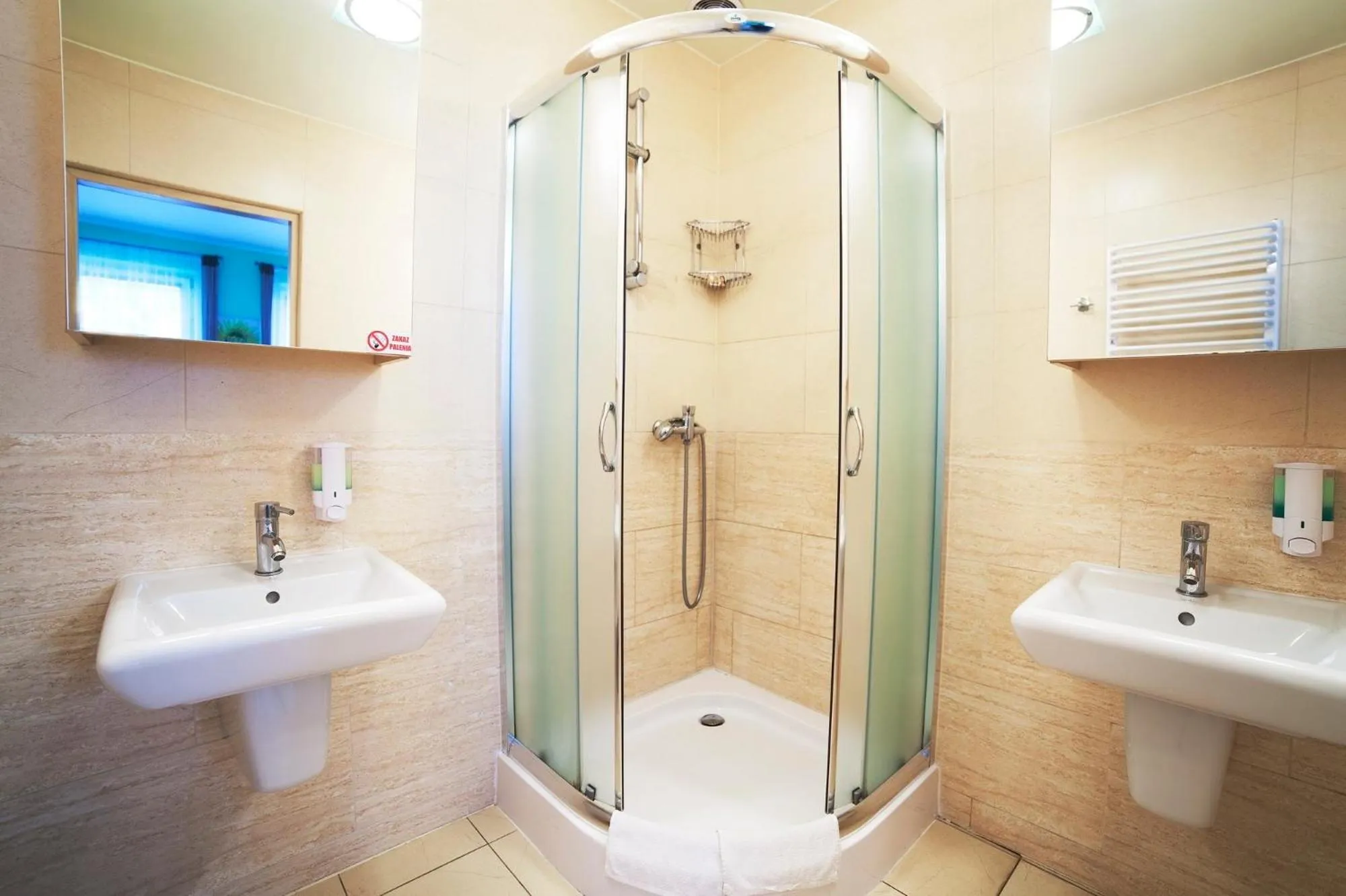 Shower in Standard Delegacyjny Bed & Breakfast