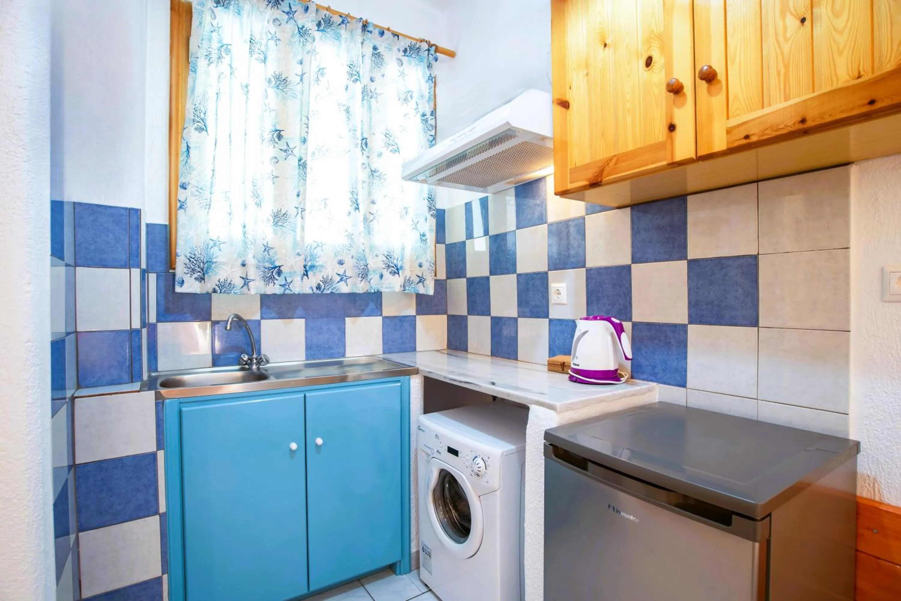 Coffee/tea facilities in Kontaratos Studios & Apartments