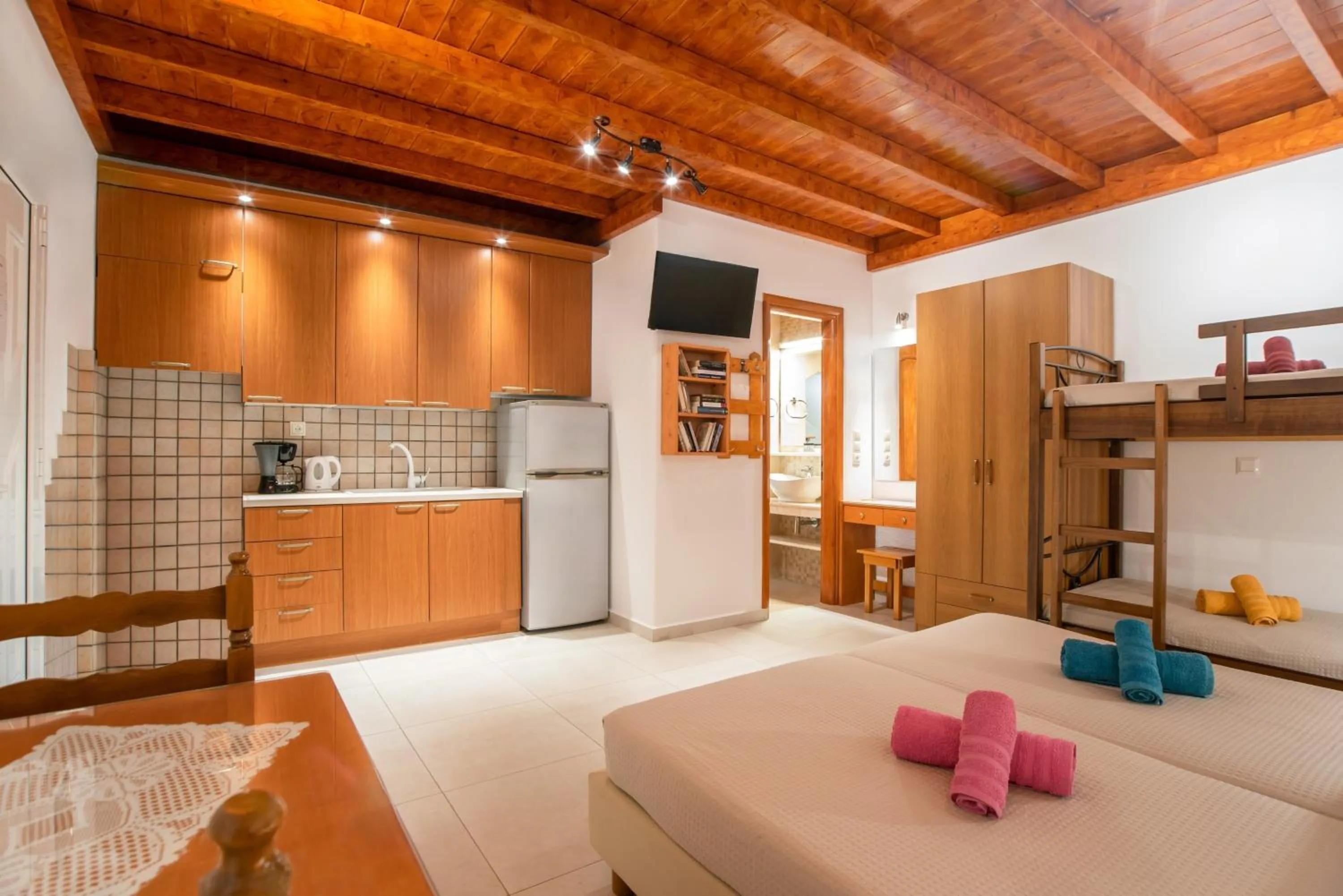 Coffee/tea facilities in Kontaratos Studios & Apartments