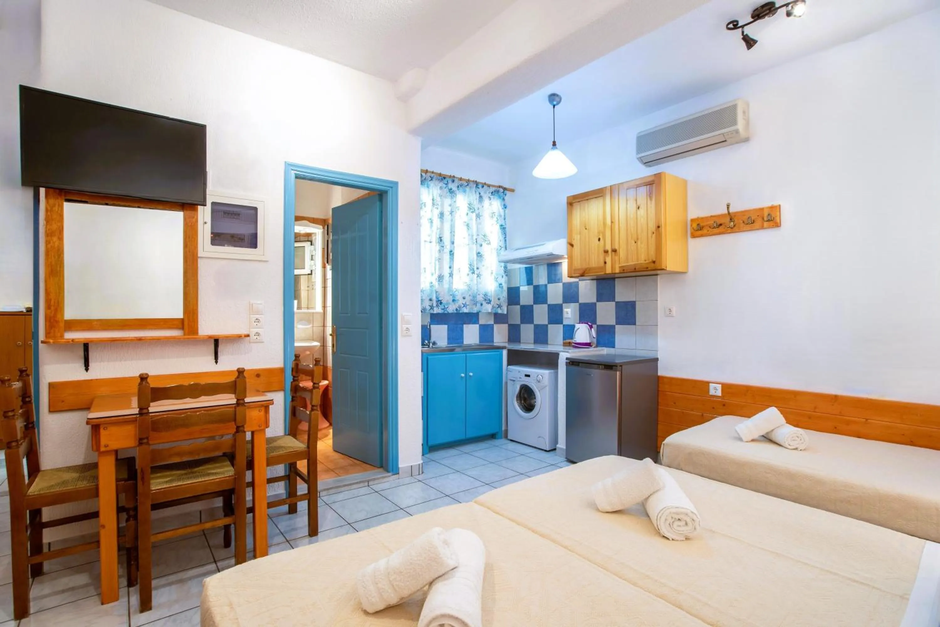 Coffee/tea facilities, Bed in Kontaratos Studios & Apartments