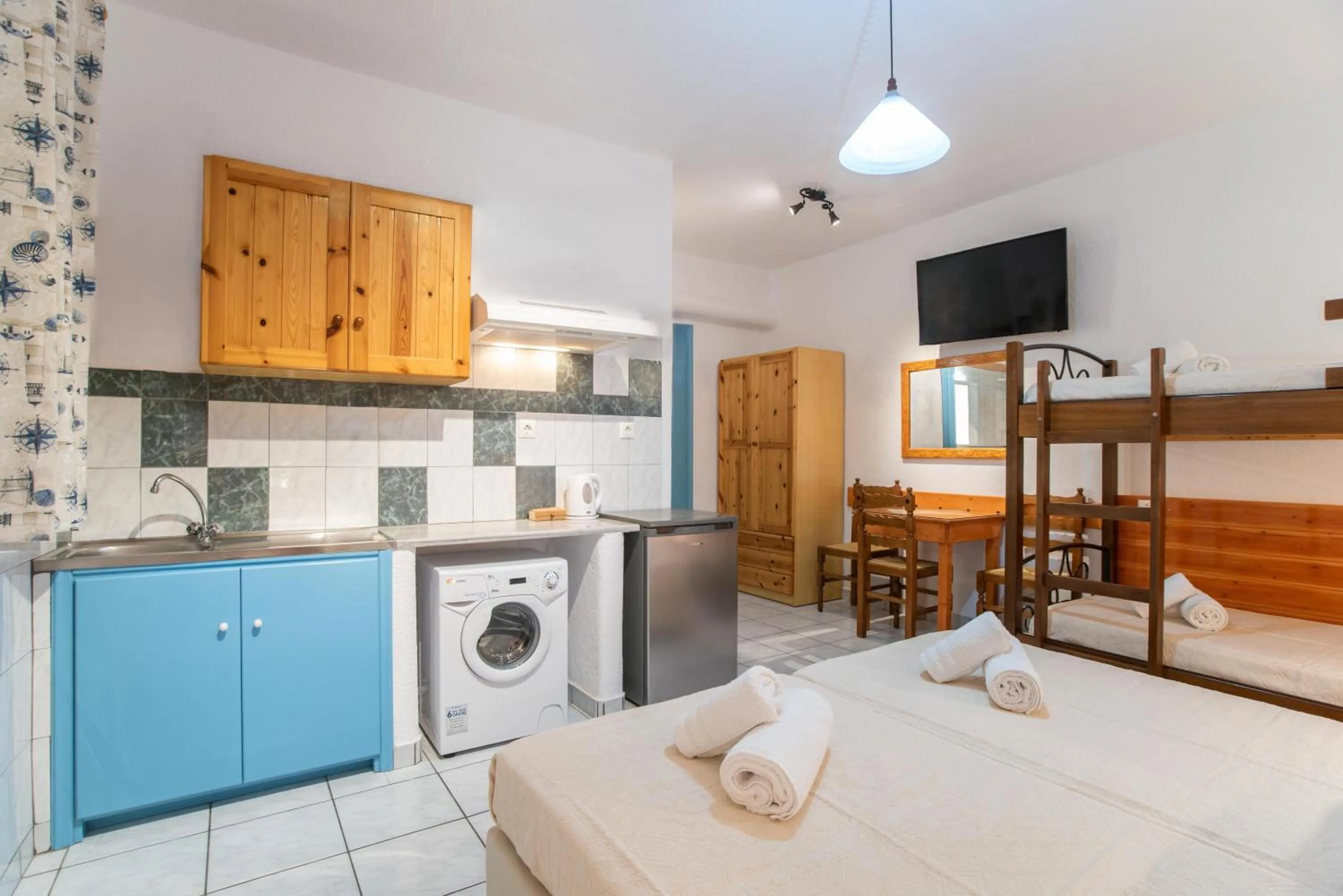 Coffee/tea facilities, Bed in Kontaratos Studios & Apartments