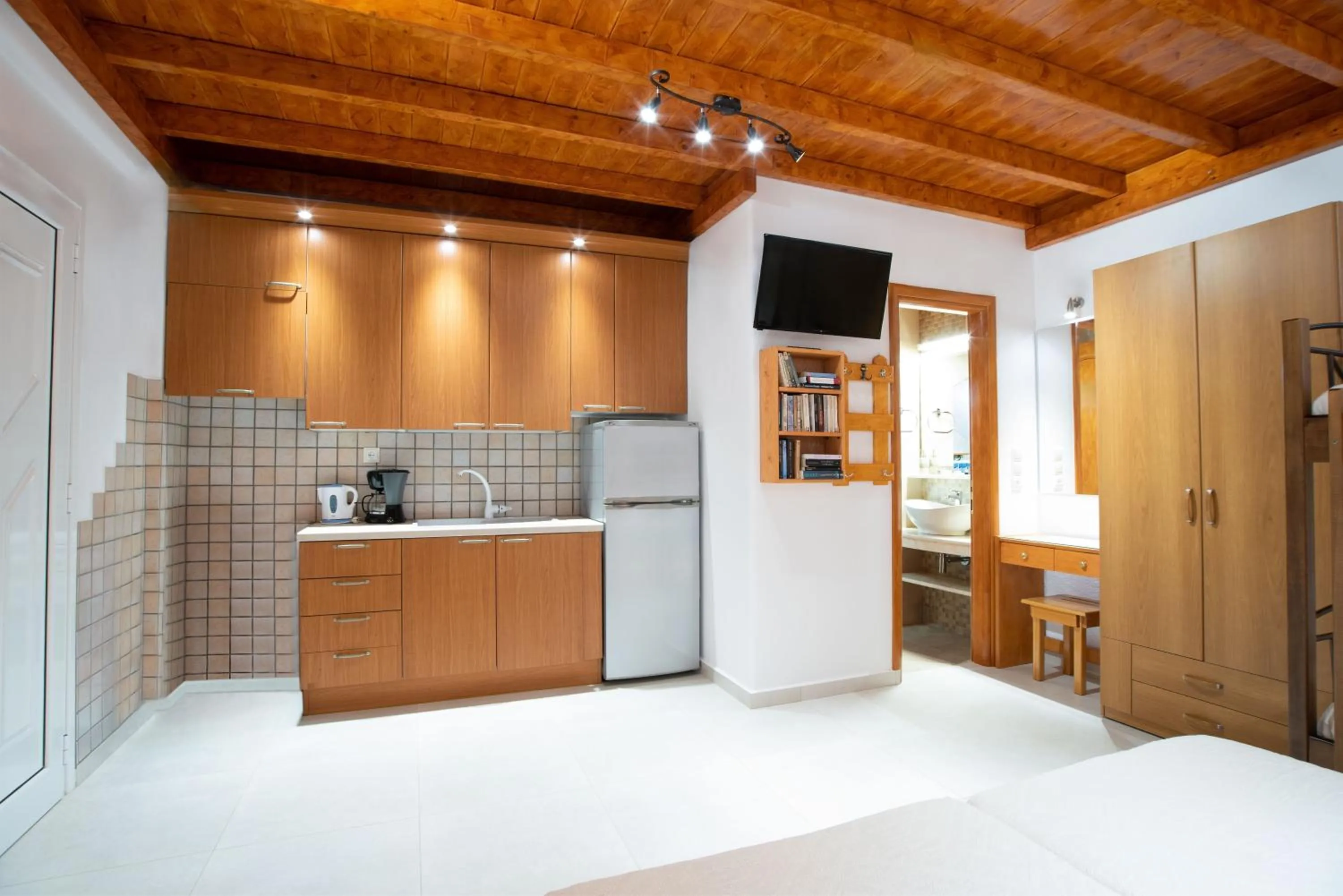 Coffee/tea facilities in Kontaratos Studios & Apartments