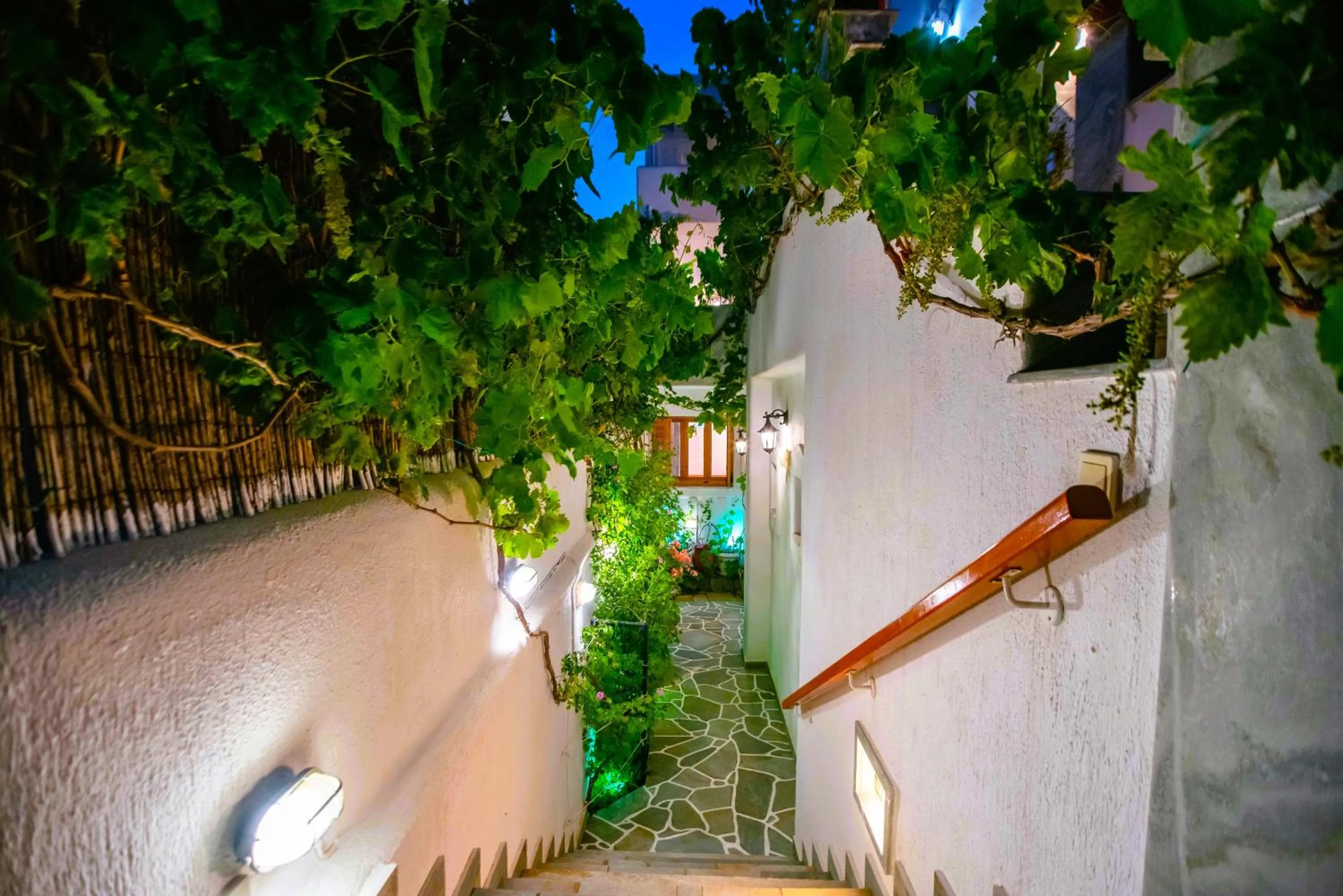 Facade/entrance in Kontaratos Studios & Apartments