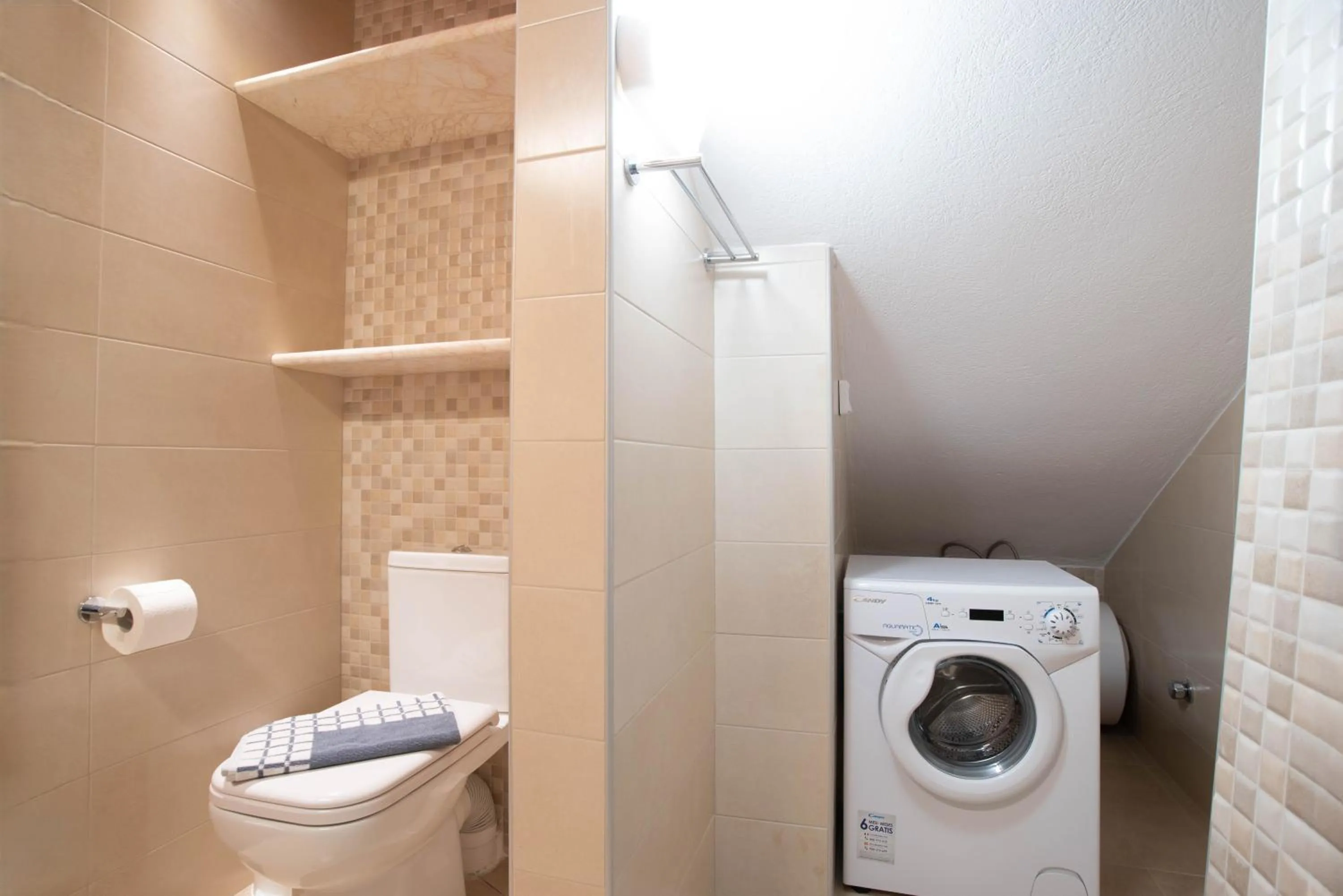 Shower in Kontaratos Studios & Apartments