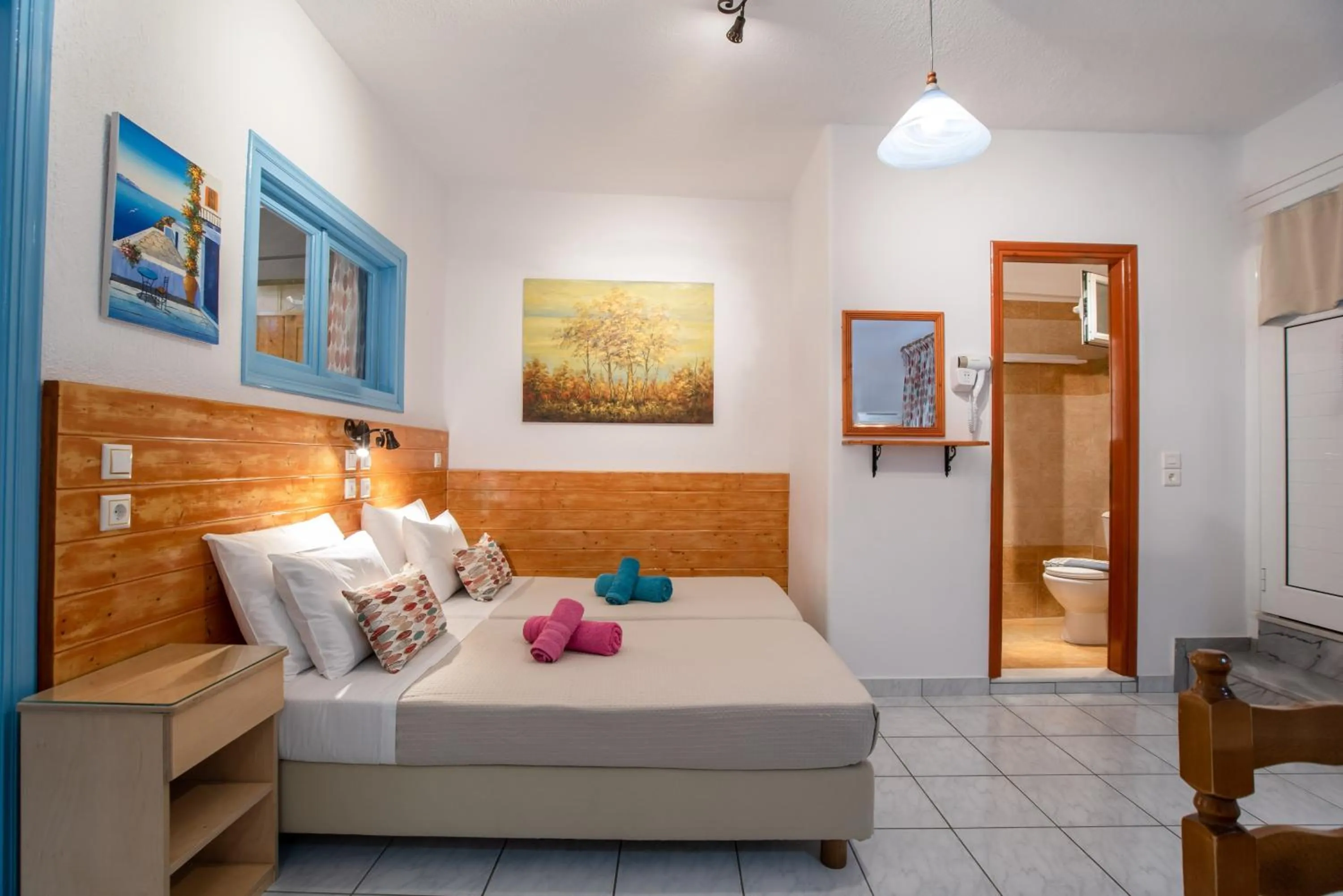 Decorative detail, Bed in Kontaratos Studios & Apartments