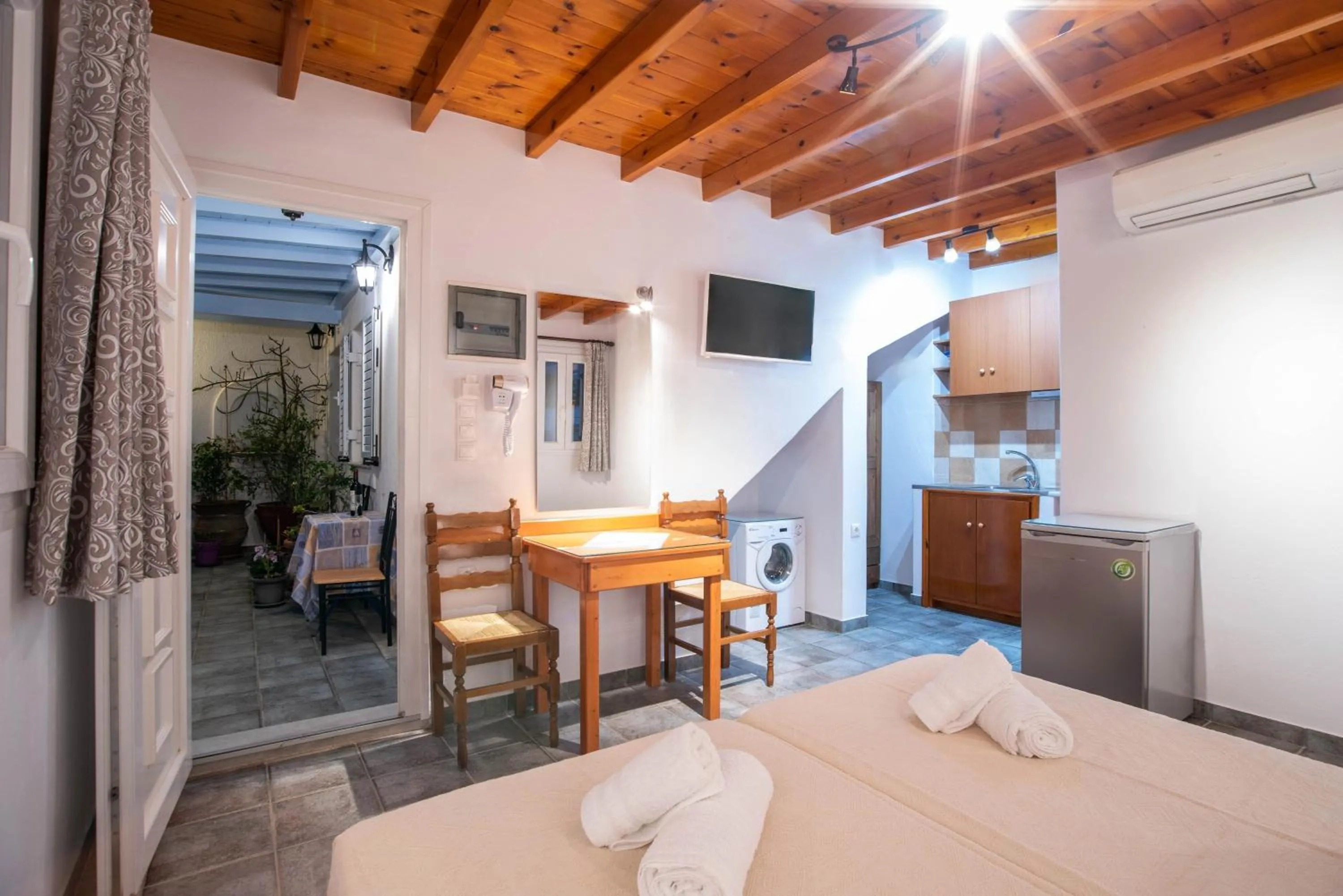 Coffee/tea facilities in Kontaratos Studios & Apartments