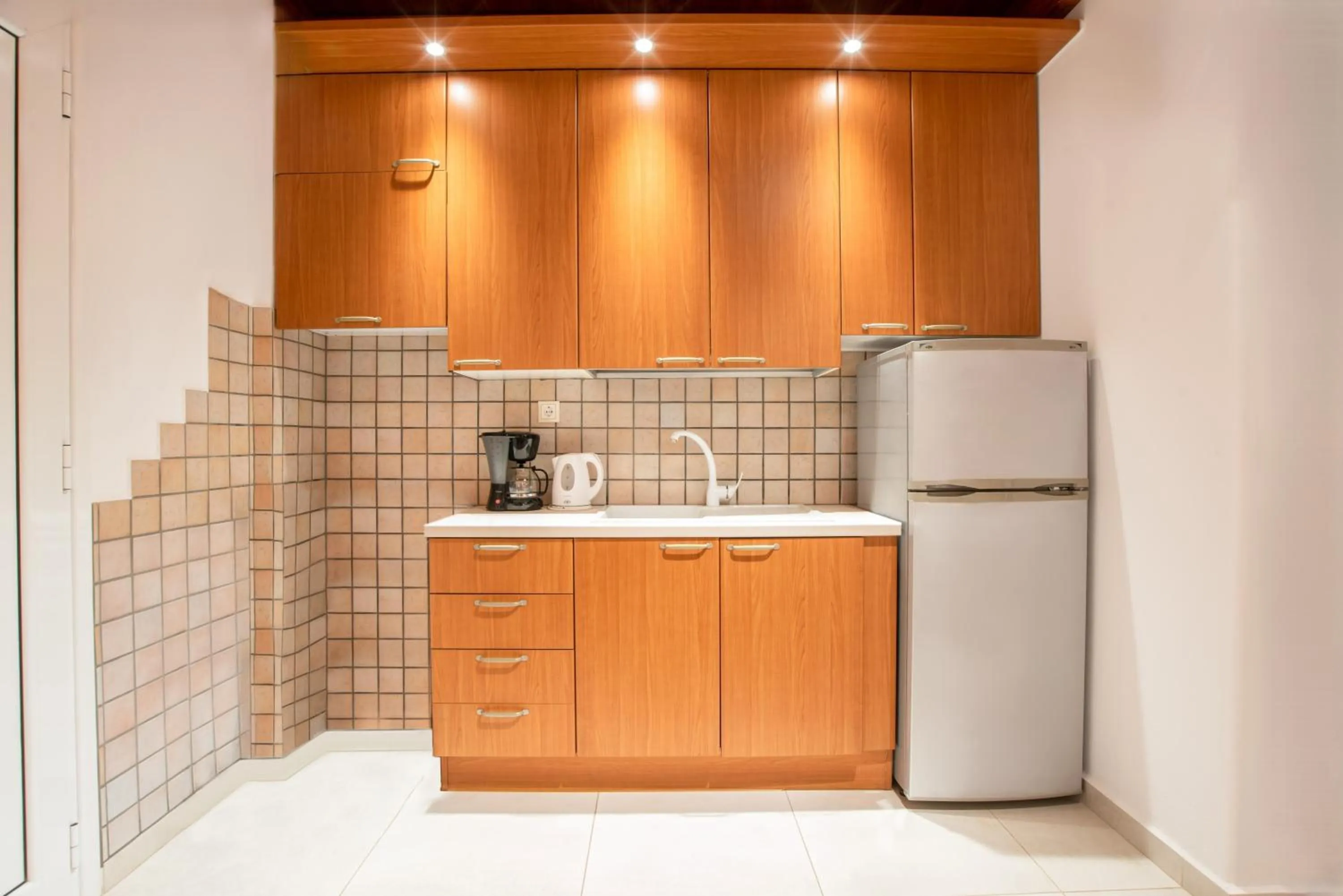 Coffee/tea facilities in Kontaratos Studios & Apartments