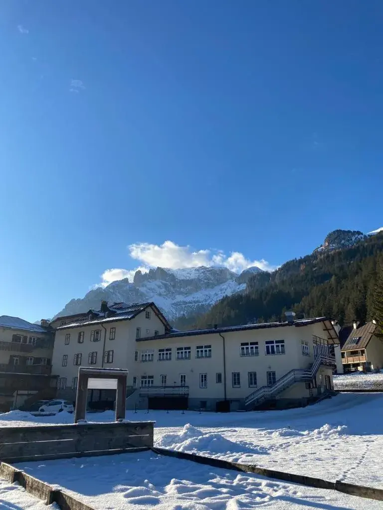 Property Building in Soggiorno Dolomiti Property Building in Soggiorno Dolomiti