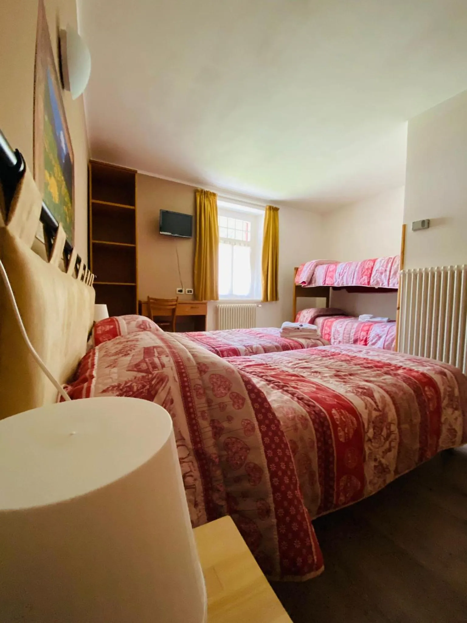 Mountain view, Bed in Soggiorno Dolomiti